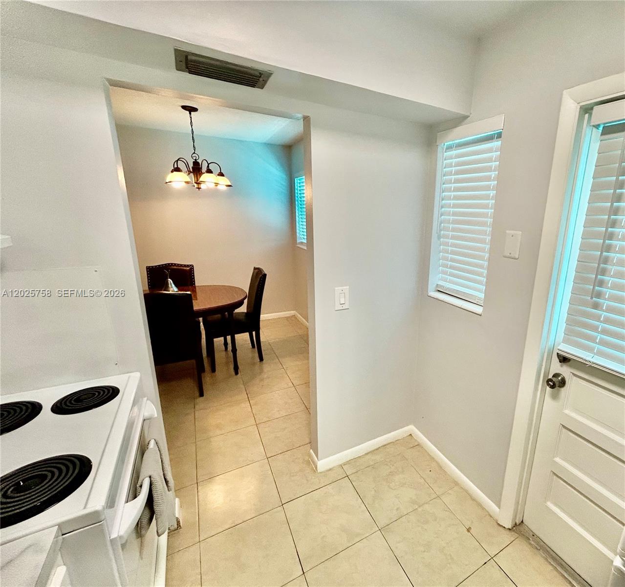 VILLAGE ROYALE CONDO 4 - Residential