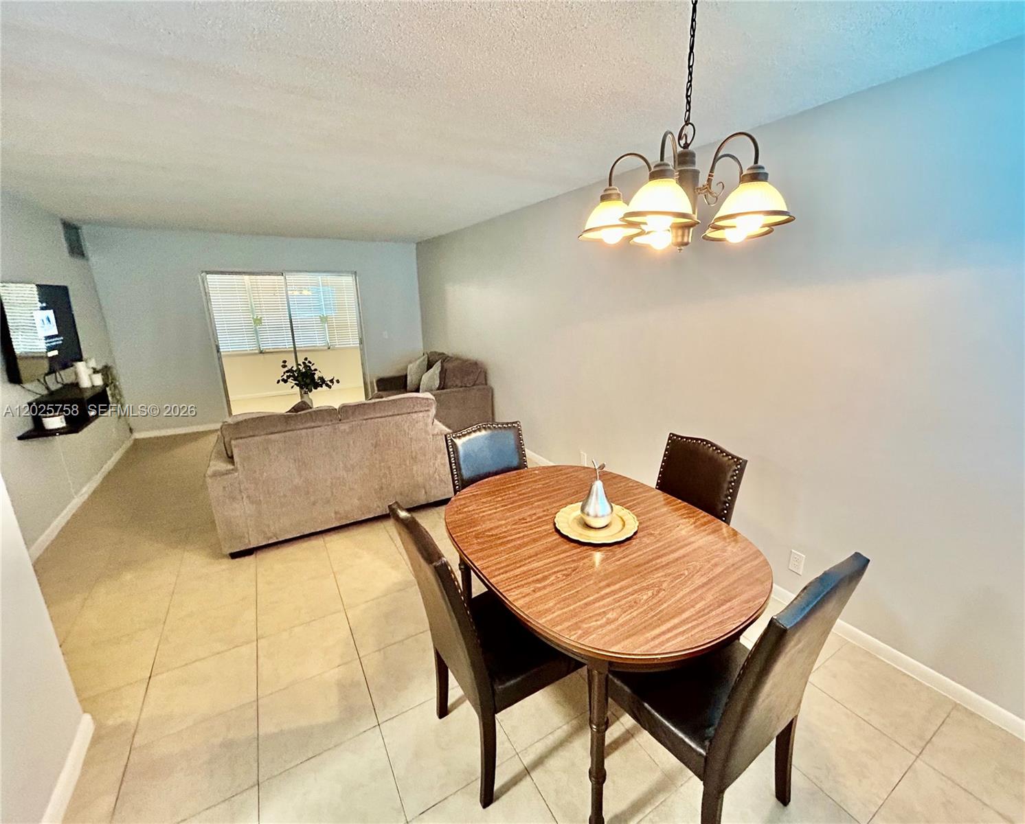 VILLAGE ROYALE CONDO 4 - Residential