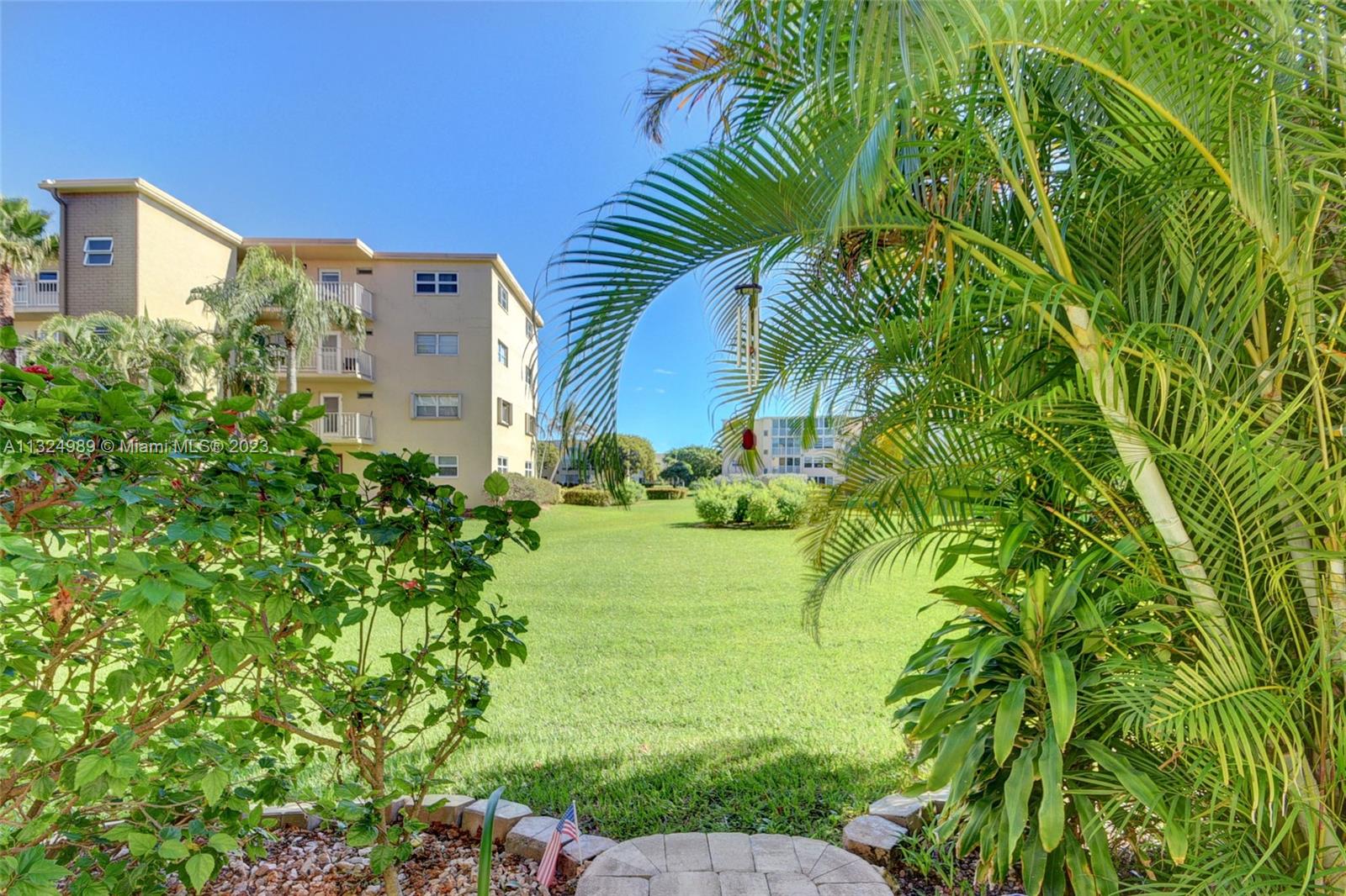 VILLAGE ROYALE GREENWAY C - Residential