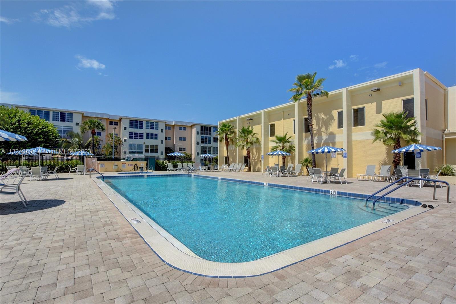 VILLAGE ROYALE GREENWAY C - Residential