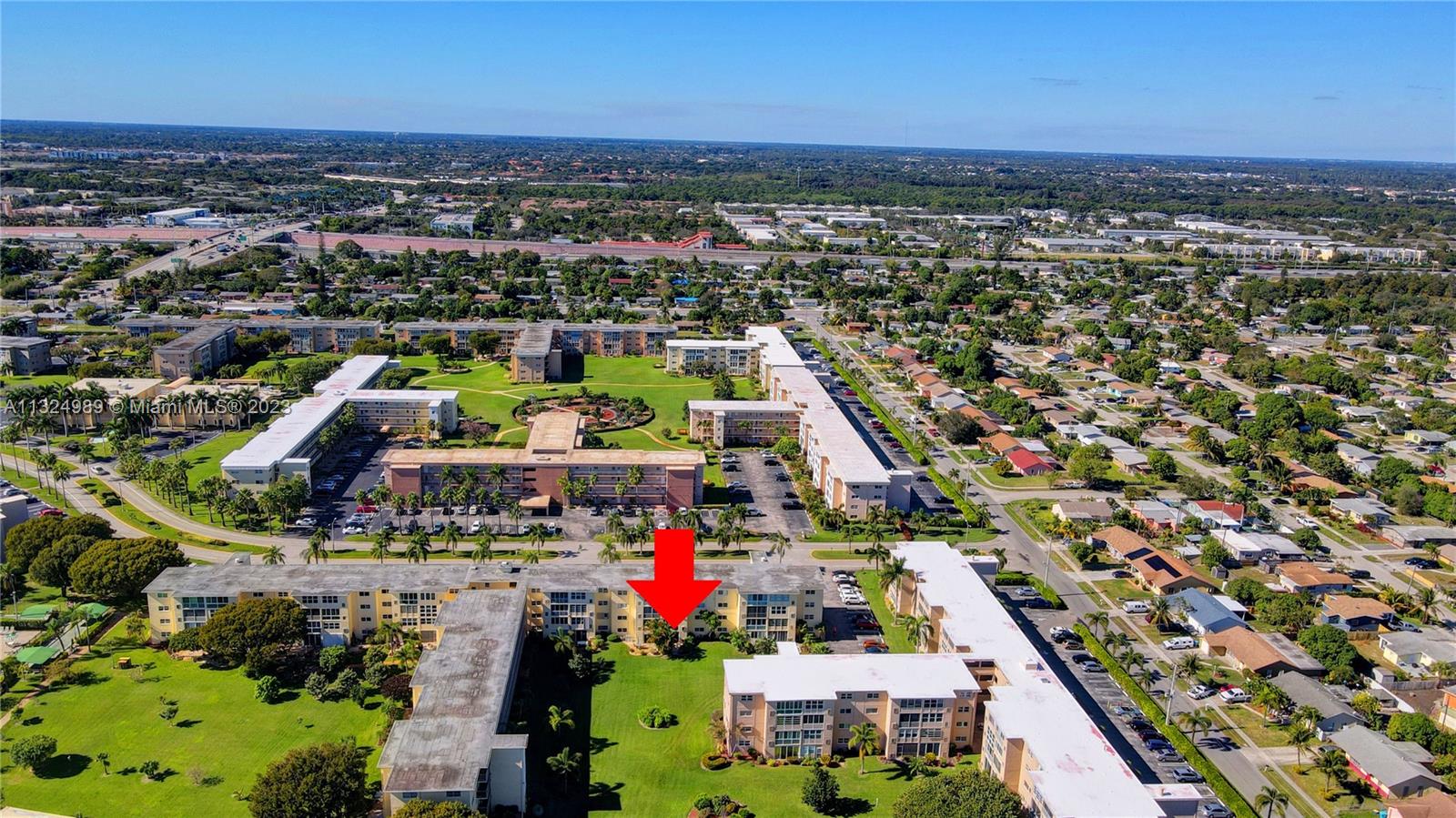 VILLAGE ROYALE GREENWAY C - Residential