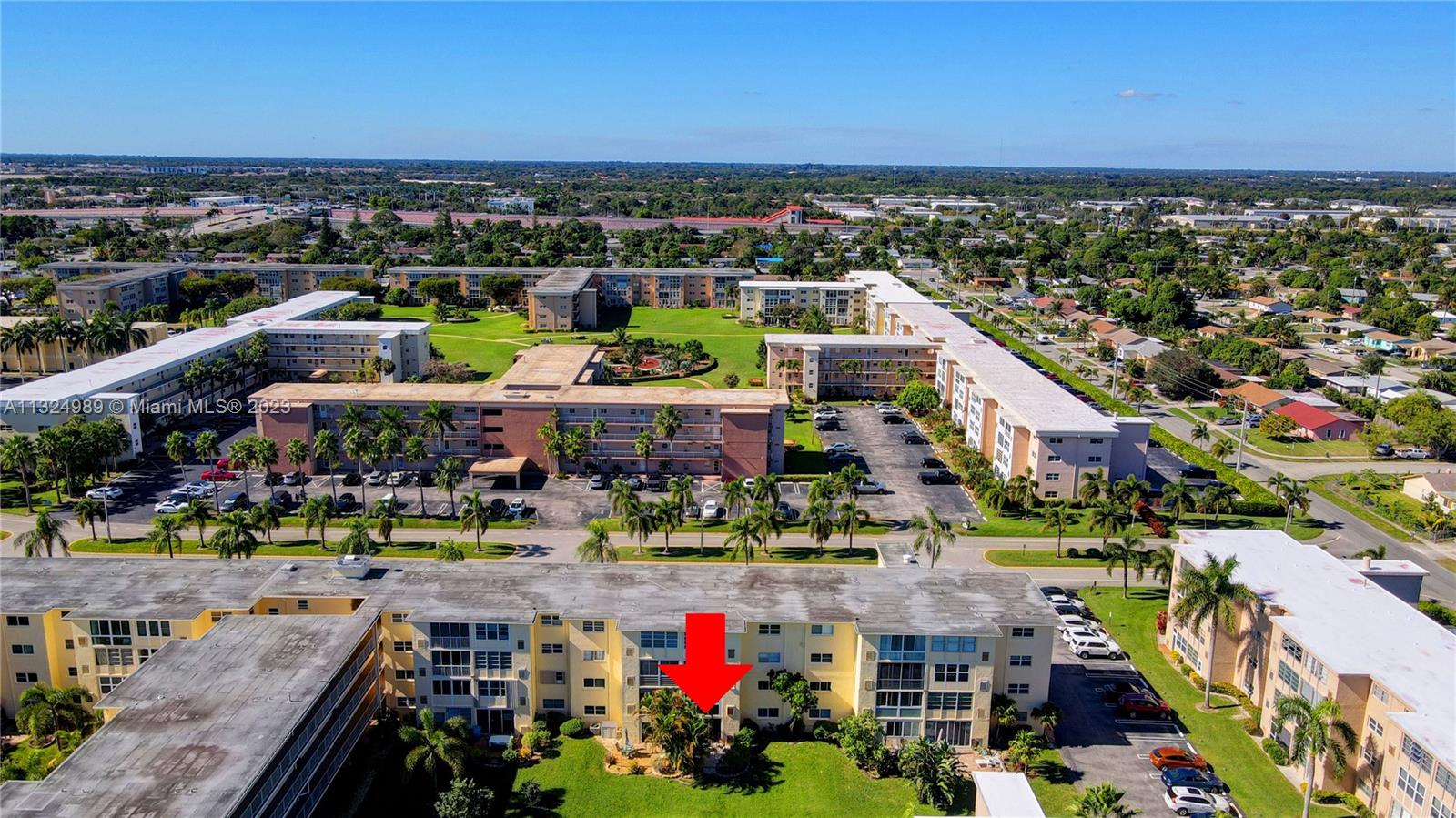 VILLAGE ROYALE GREENWAY C - Residential