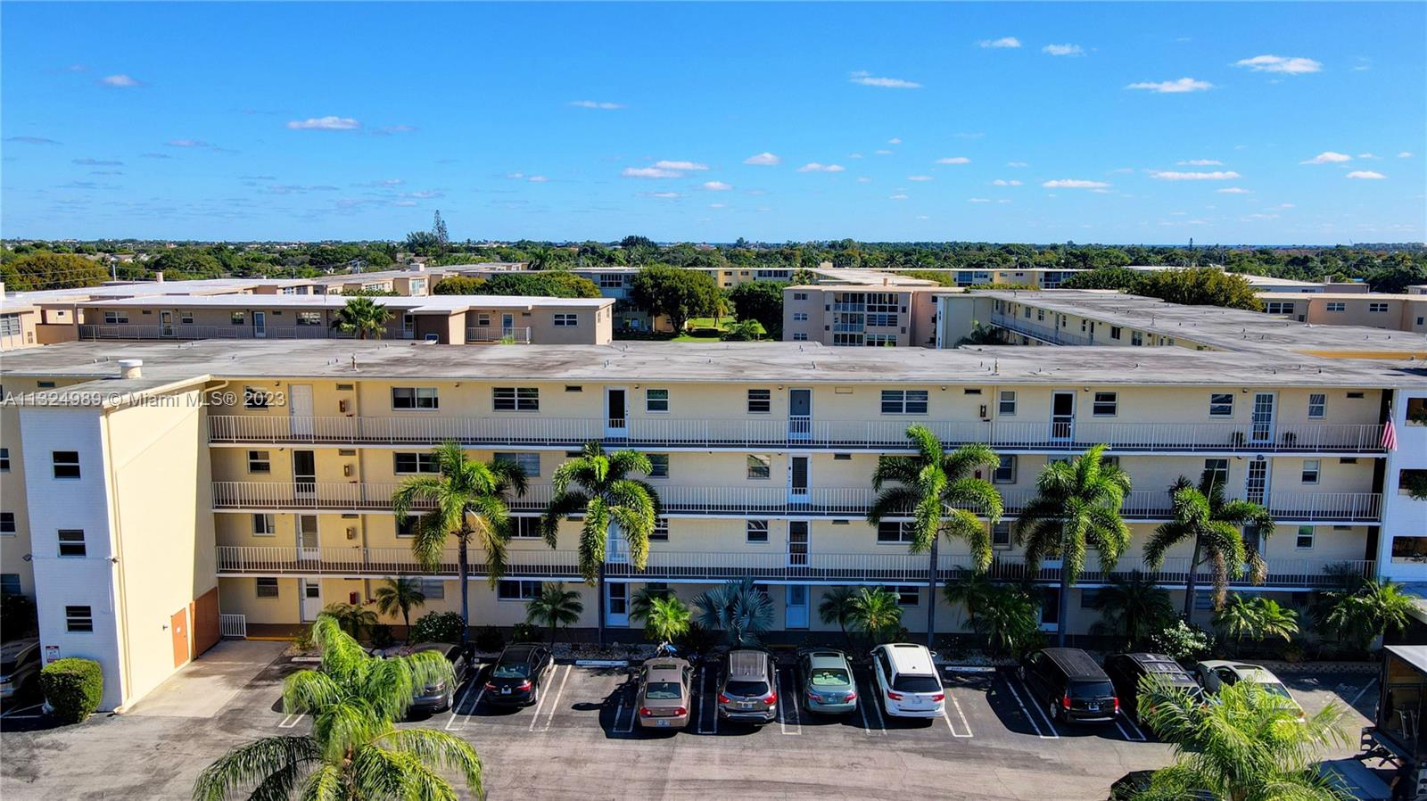 VILLAGE ROYALE GREENWAY C - Residential