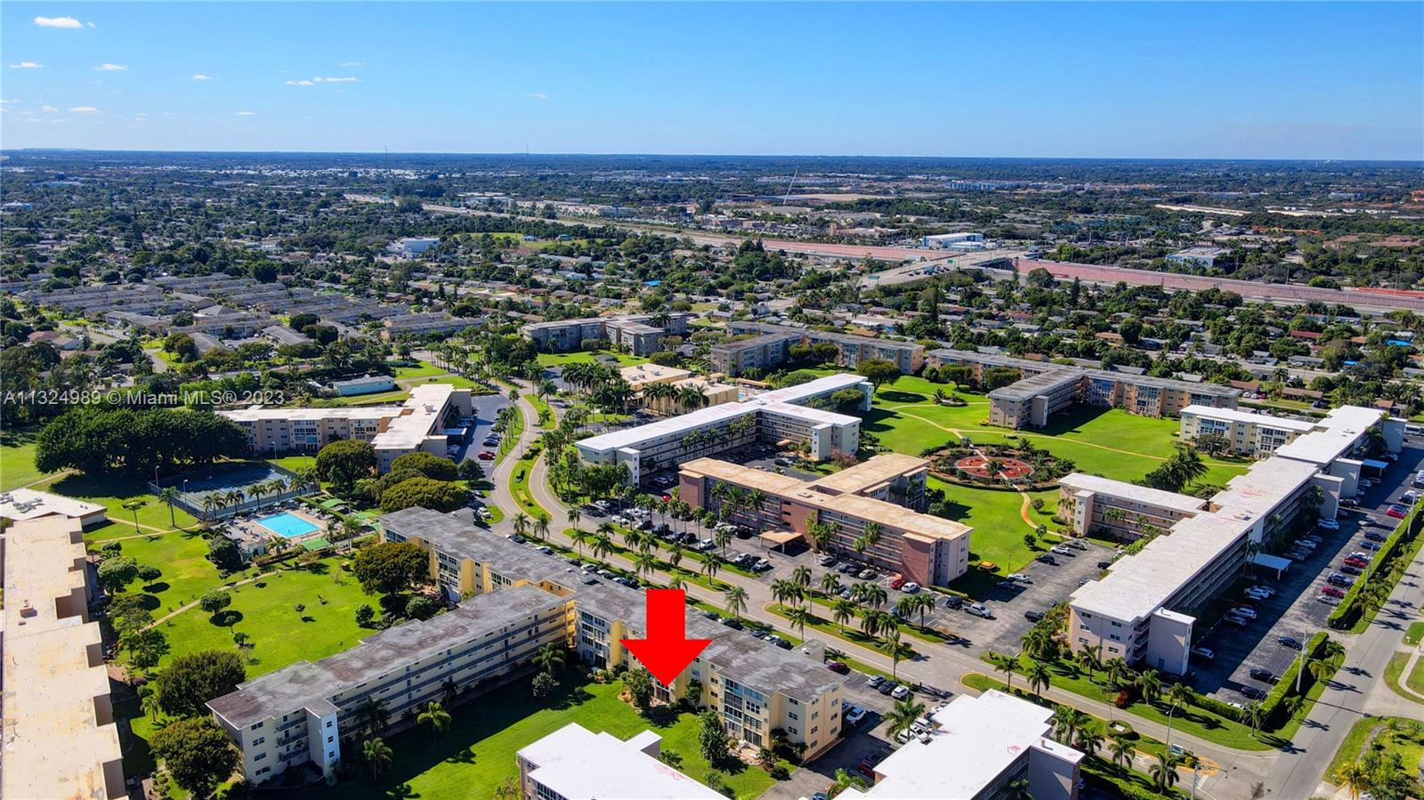 VILLAGE ROYALE GREENWAY C - Residential