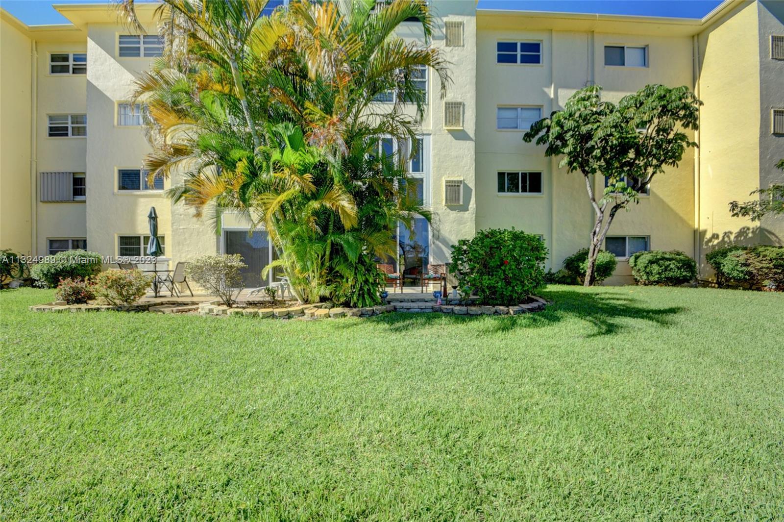 VILLAGE ROYALE GREENWAY C - Residential