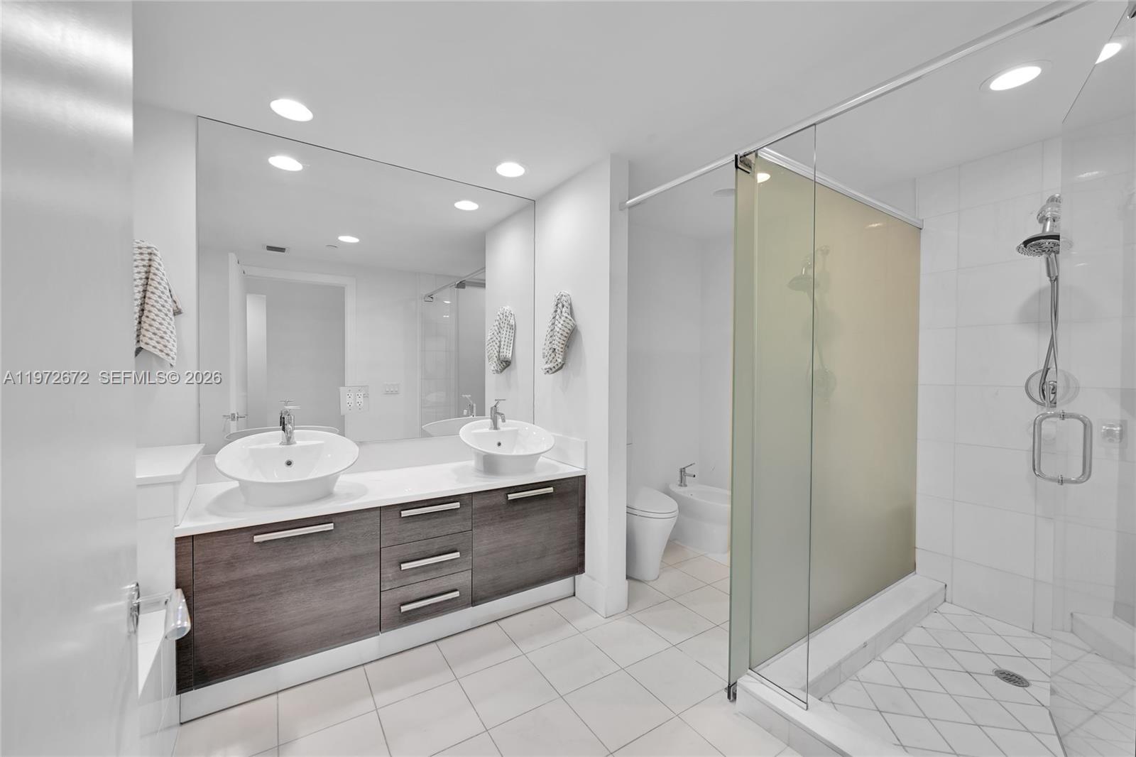 ARTECH RESIDENCES AT AVEN - Residential