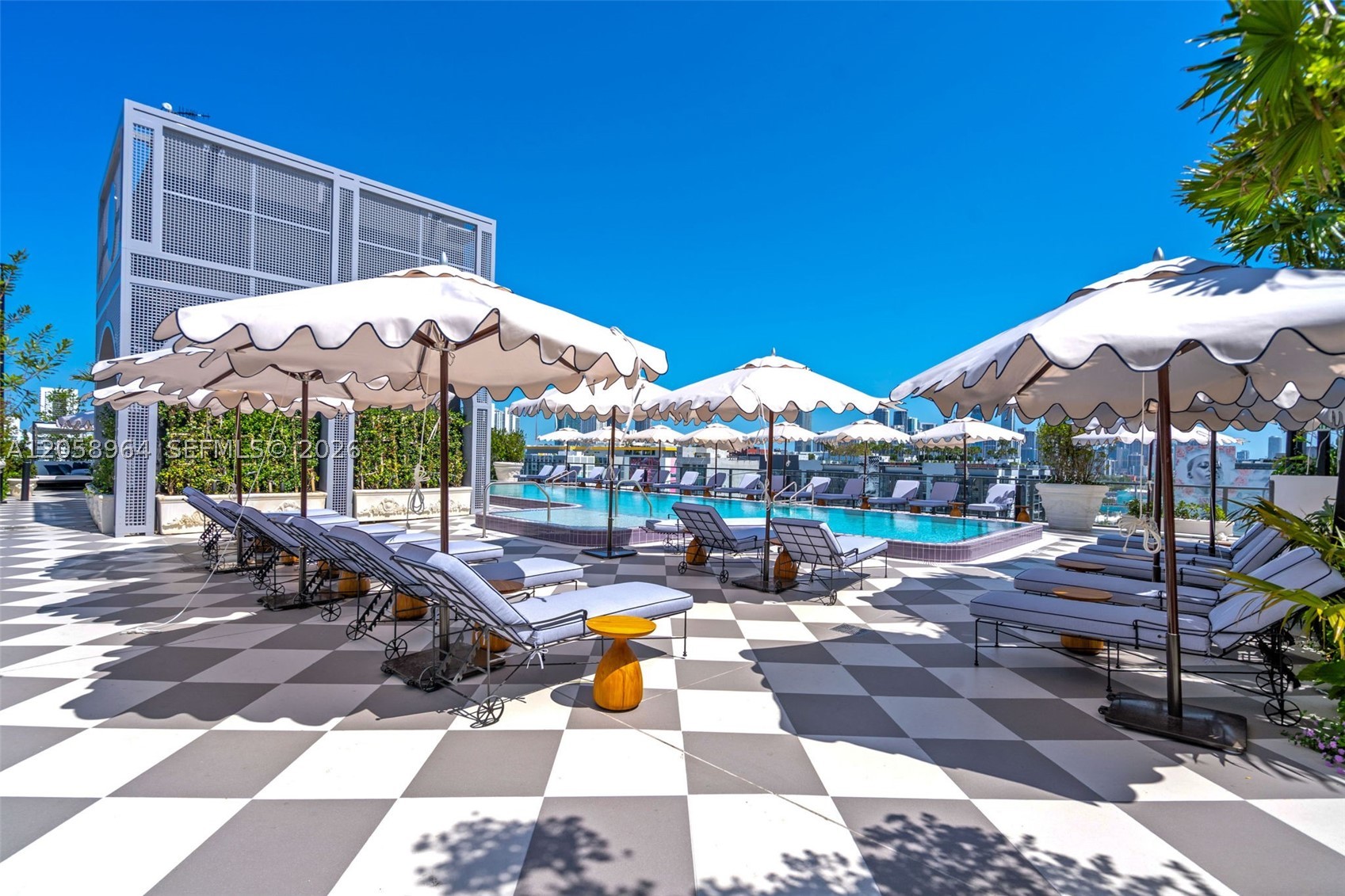 NOMAD WYNWOOD RESIDENCES - Residential