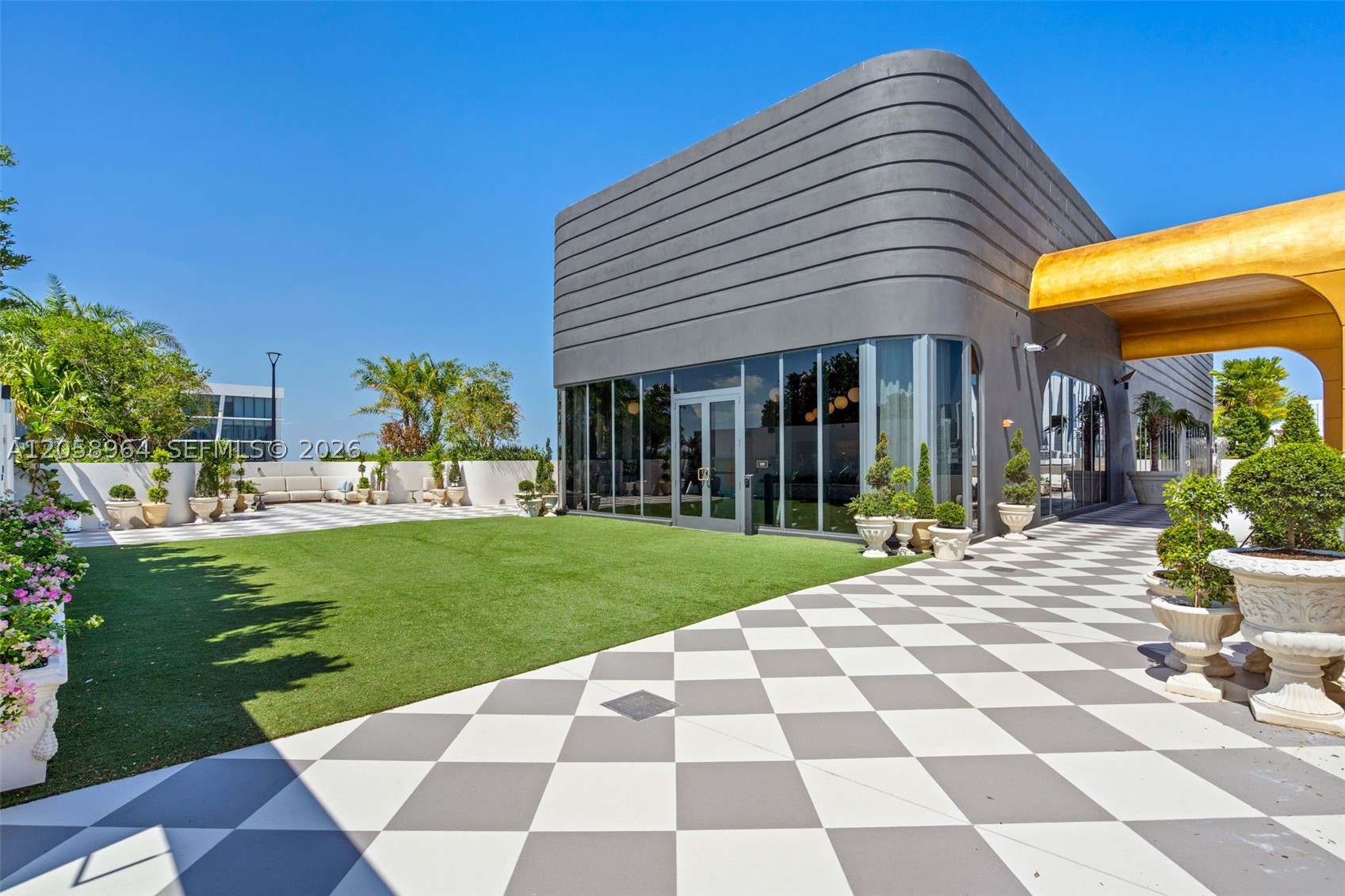 NOMAD WYNWOOD RESIDENCES - Residential