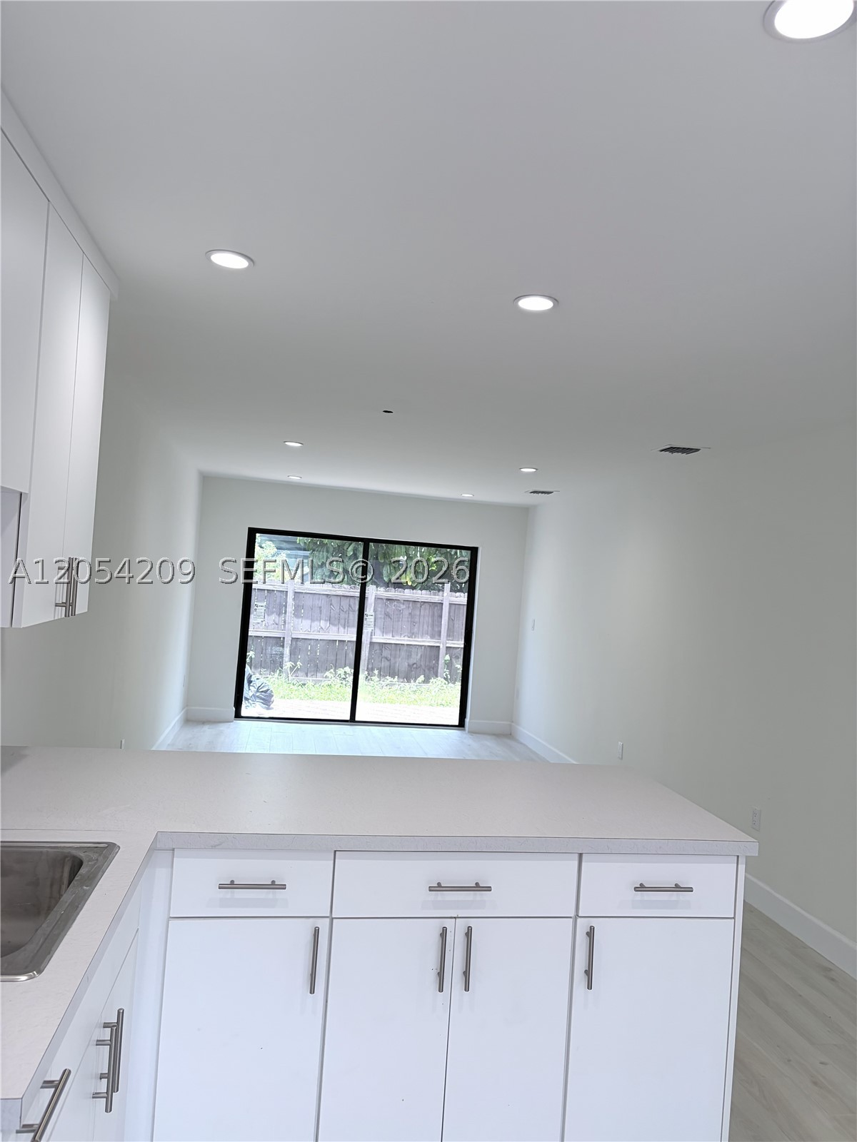 TROPICAL PARK VILLAS COND - Residential Lease