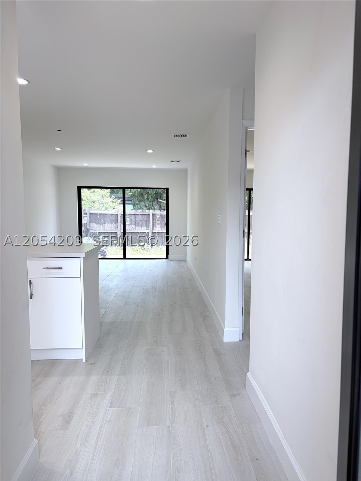 TROPICAL PARK VILLAS COND - Residential Lease
