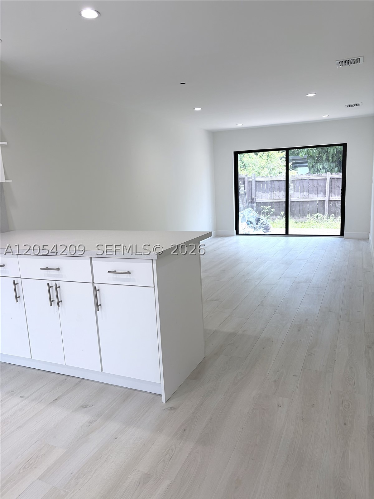 TROPICAL PARK VILLAS COND - Residential Lease