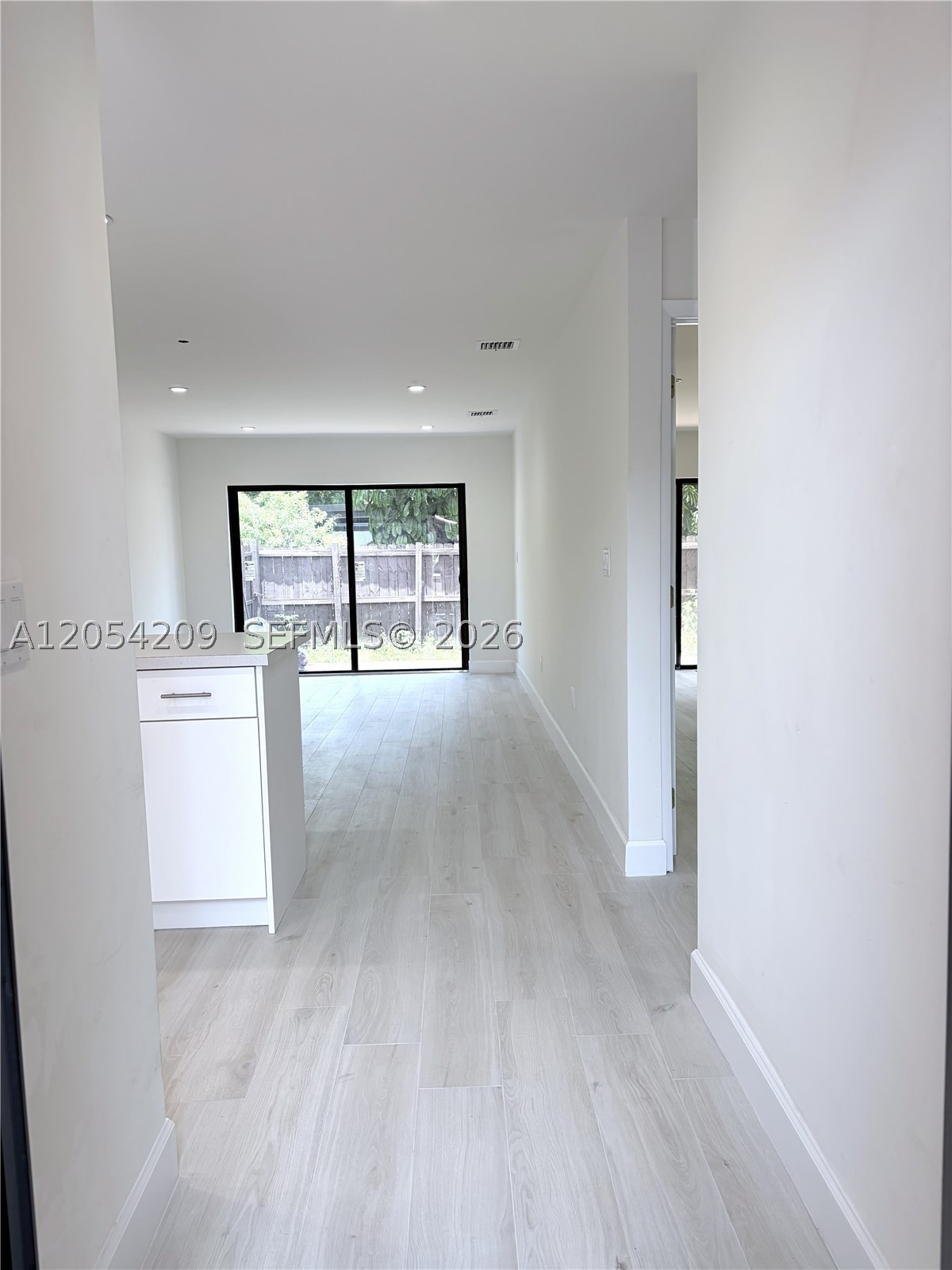 TROPICAL PARK VILLAS COND - Residential Lease
