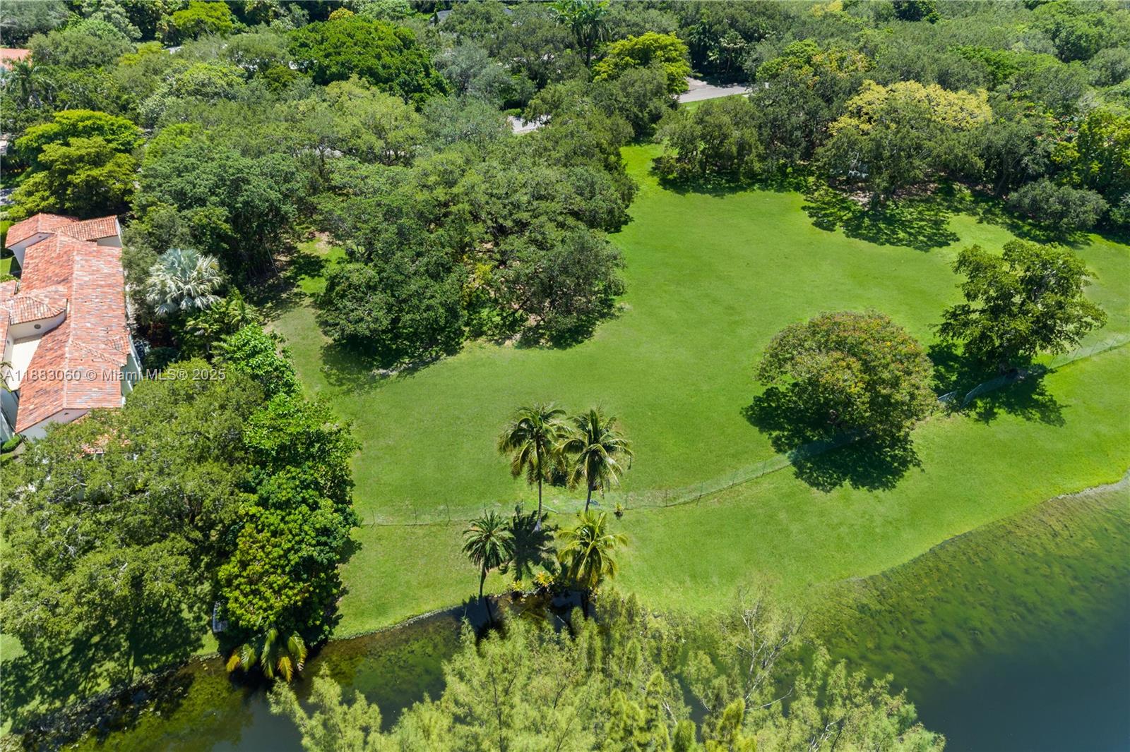 SNAPPER CREEK LAKES SUB - Land