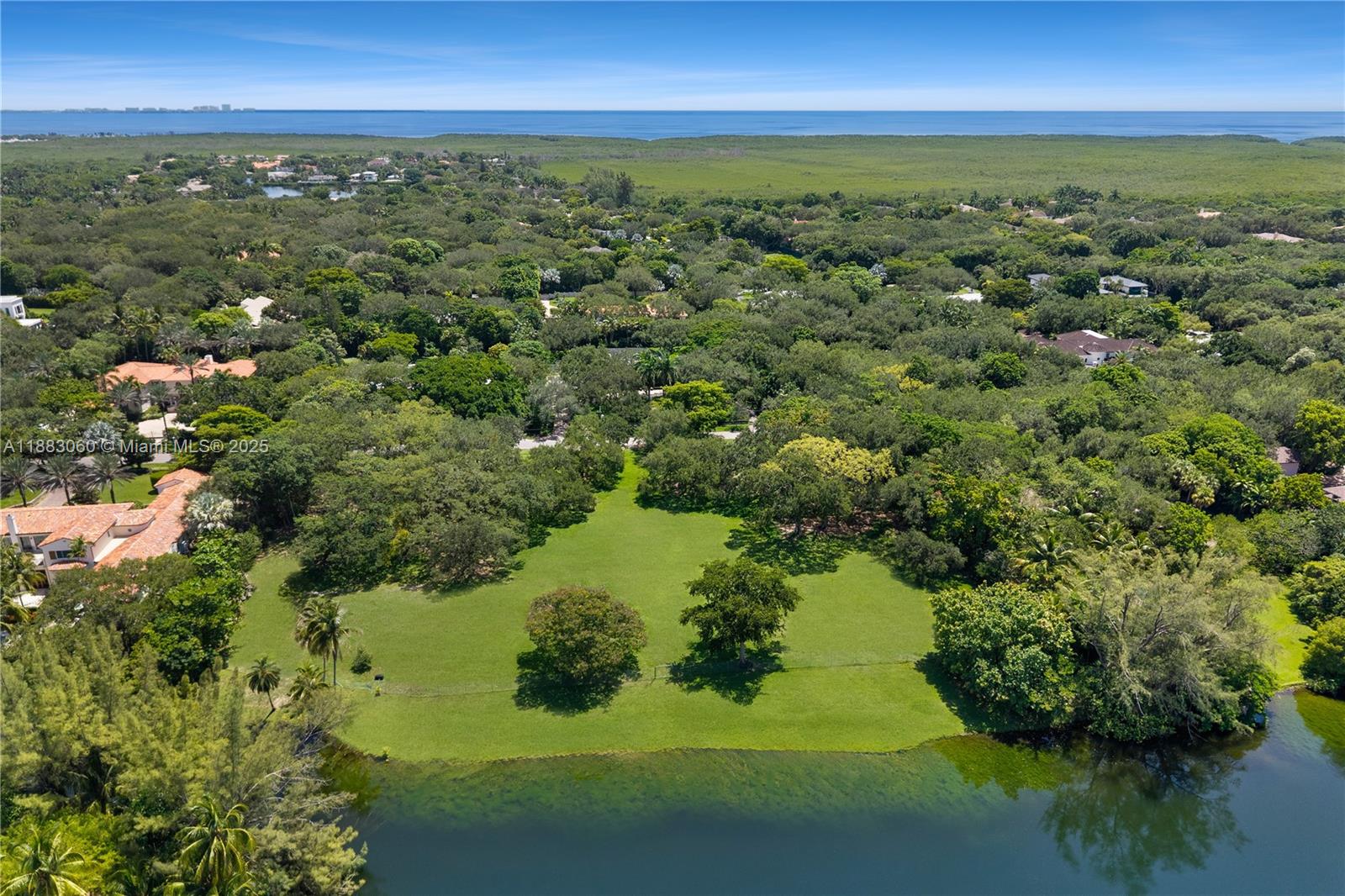 SNAPPER CREEK LAKES SUB - Land
