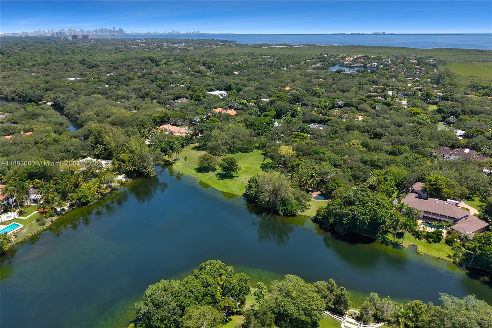 SNAPPER CREEK LAKES SUB - Land
