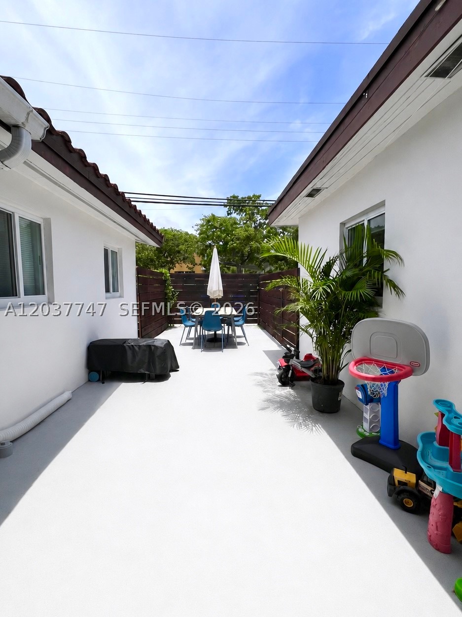 SILVER BLUFF EST SEC C - Residential Lease