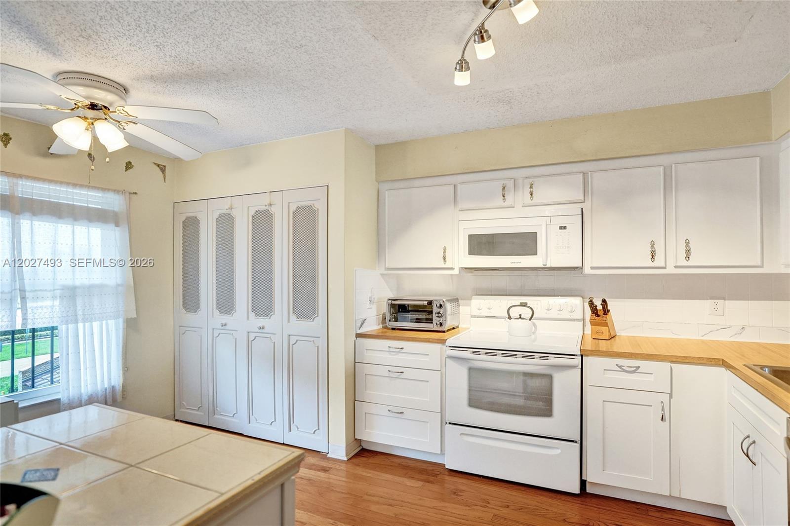 WATERS EDGE TOWERS CONDO - Residential