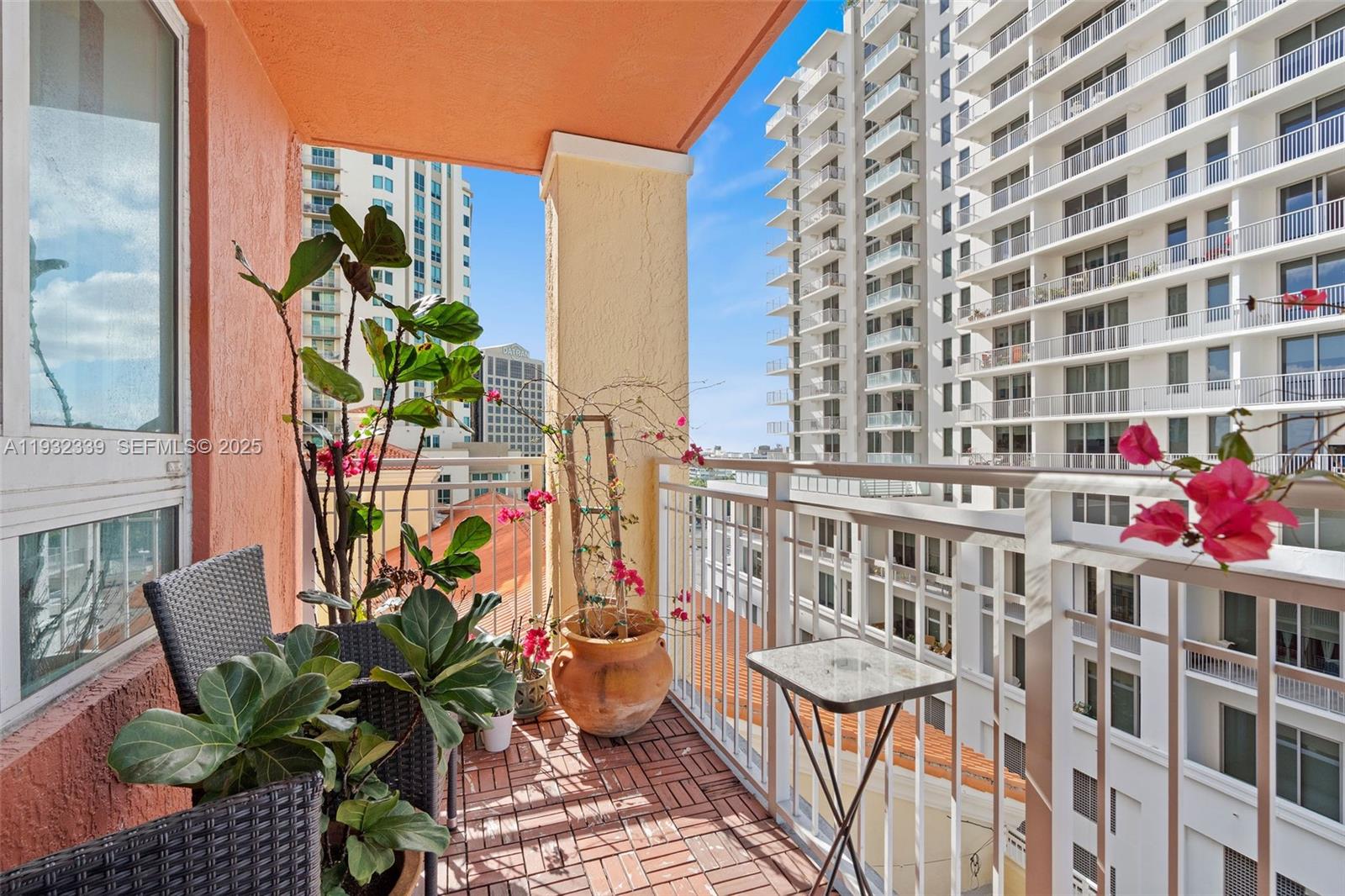 TOSCANO CONDO - Residential