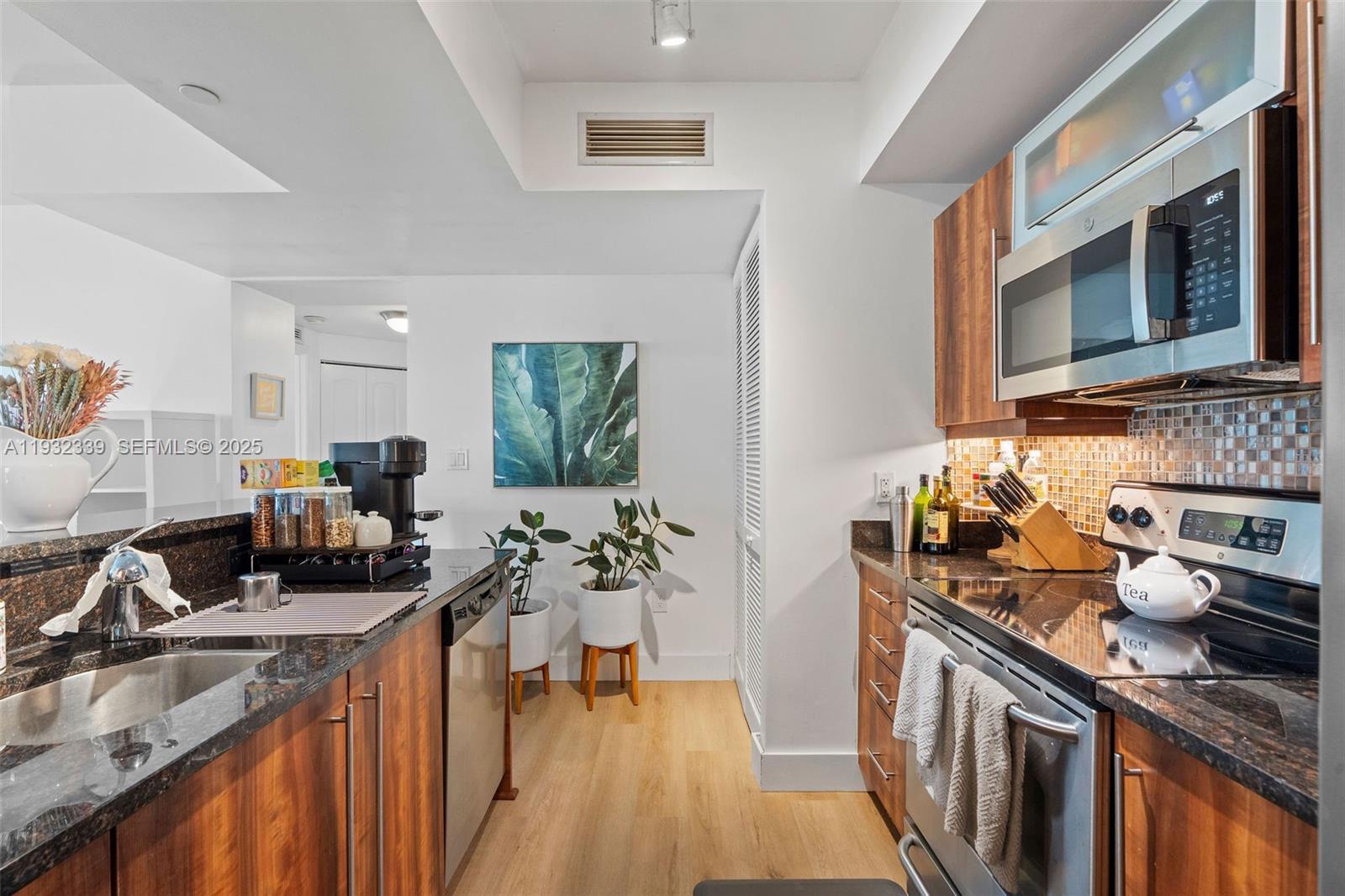 TOSCANO CONDO - Residential