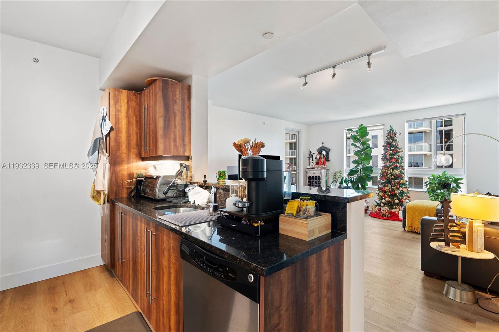 TOSCANO CONDO - Residential