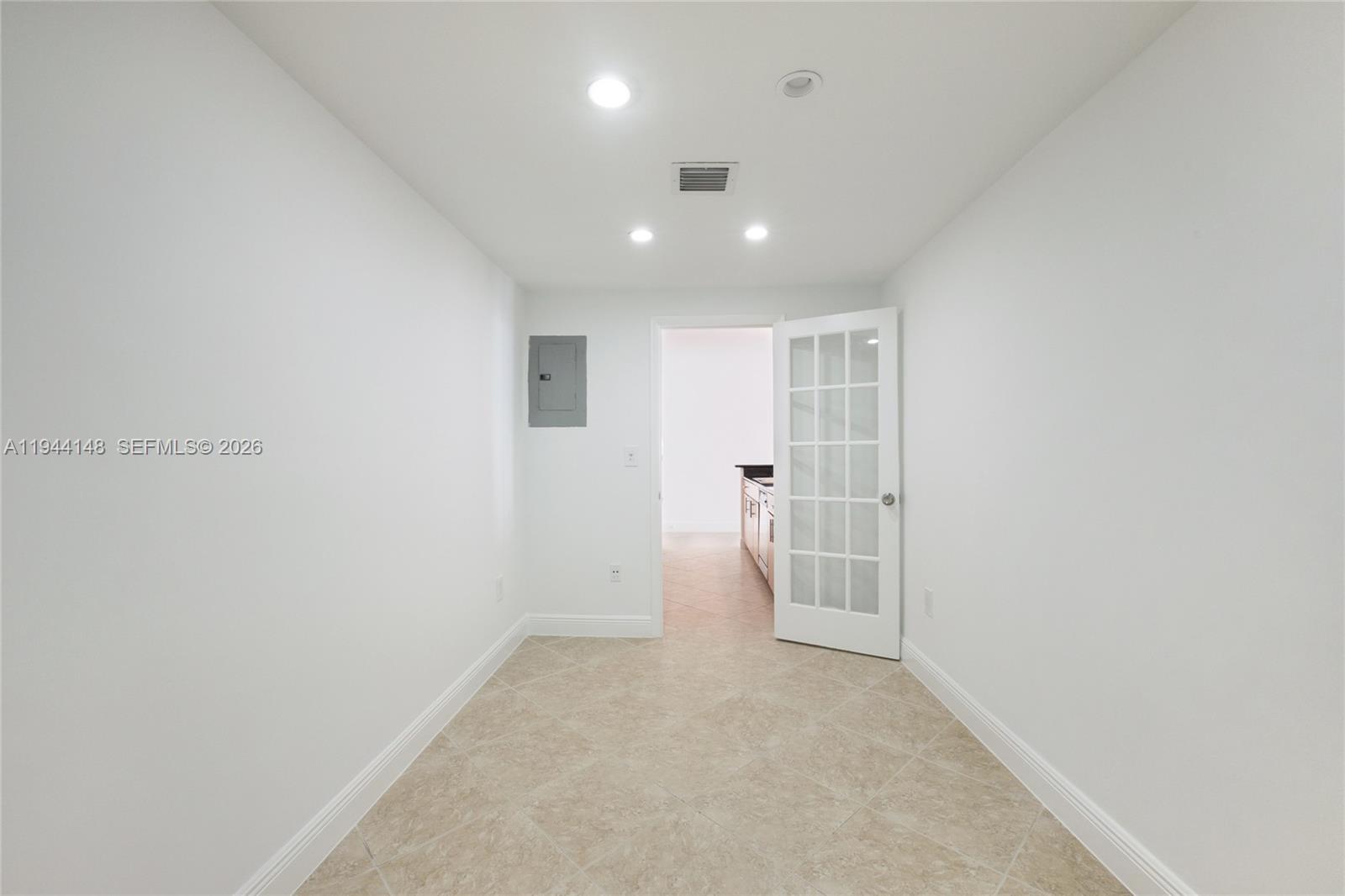 ISLAND POINTE CONDO - Residential
