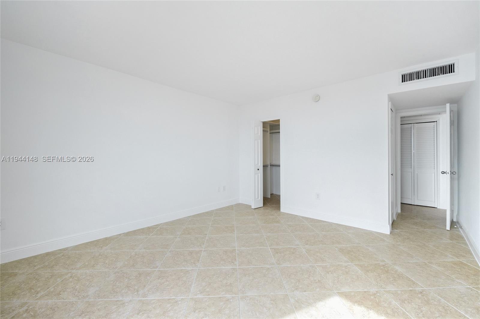 ISLAND POINTE CONDO - Residential