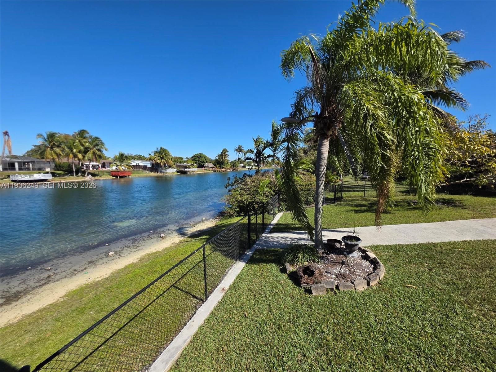 KENDALE LAKES SEC EIGHT - Residential