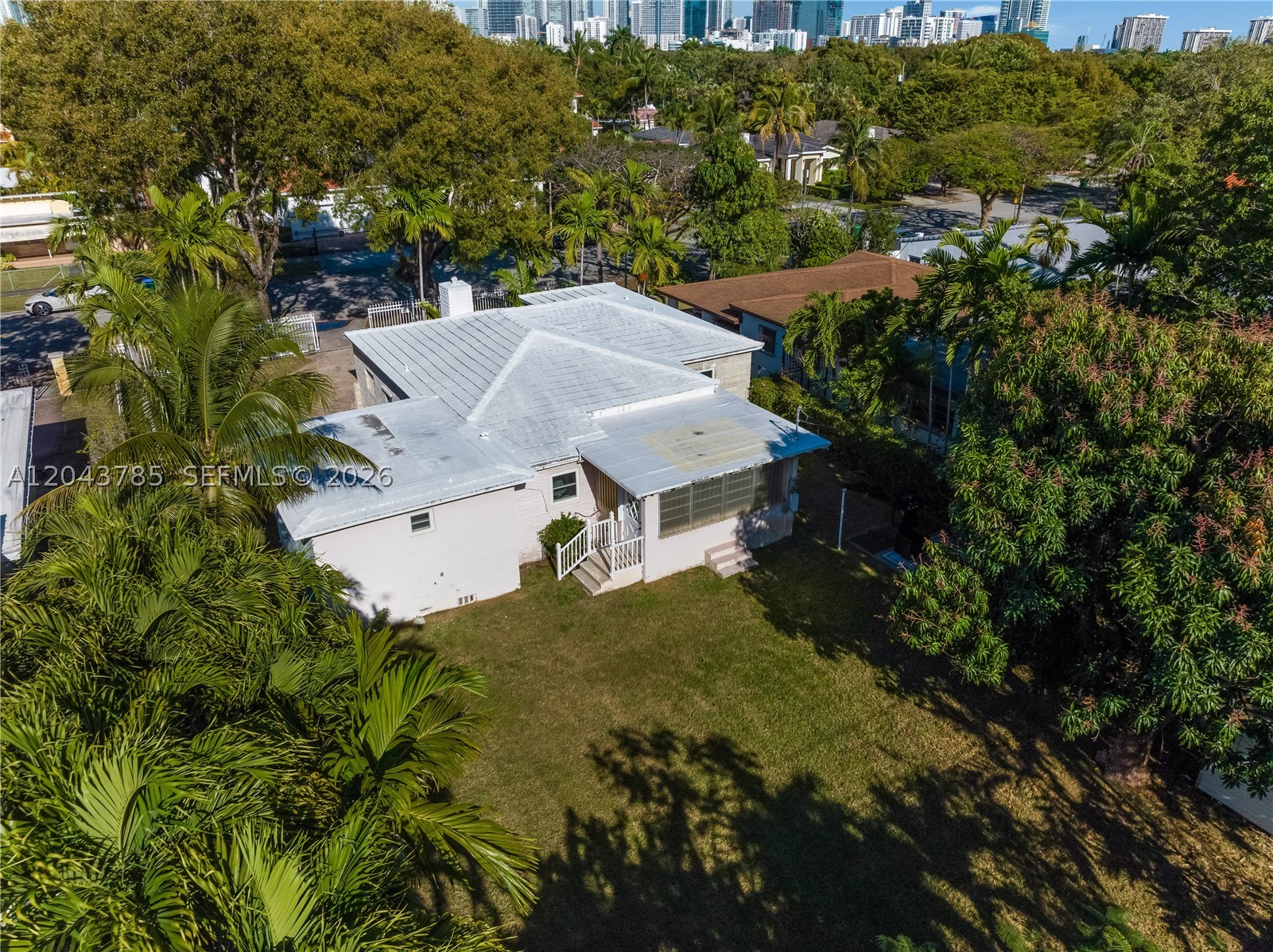 BRICKELL ESTATES - Residential Lease