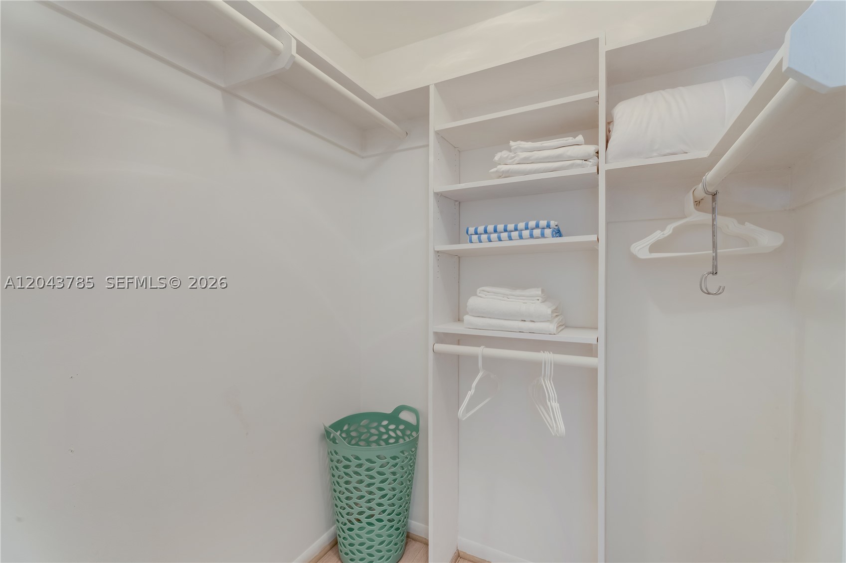 BRICKELL ESTATES - Residential Lease