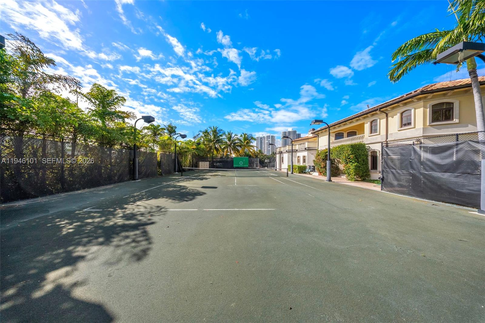 GOLDEN BEACH SEC F - Residential