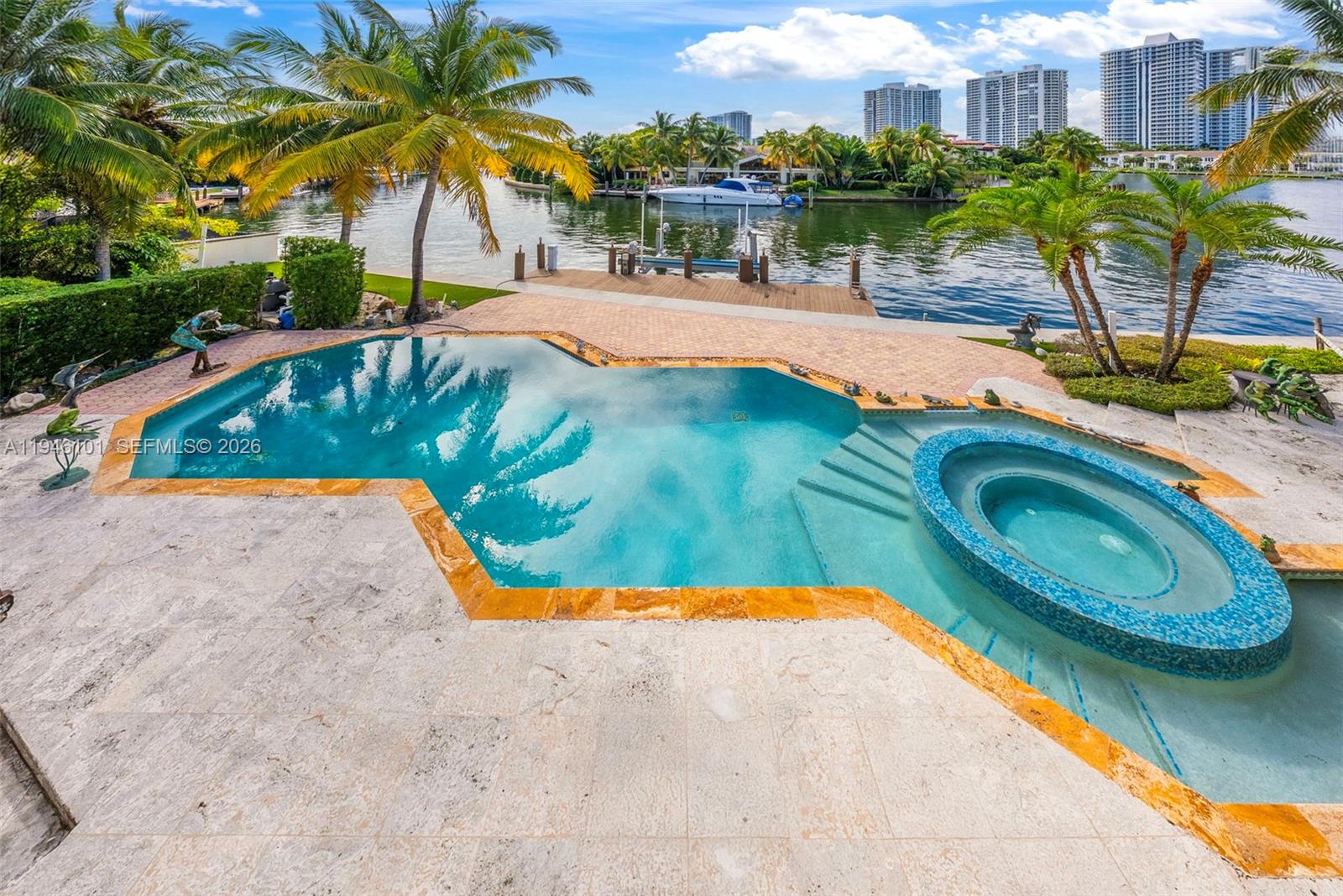 GOLDEN BEACH SEC F - Residential
