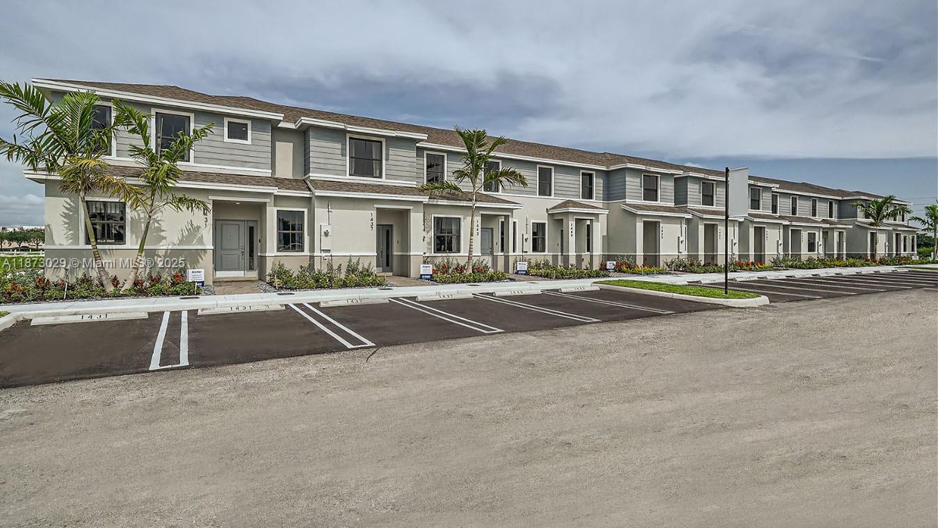 Palm Cay - Residential