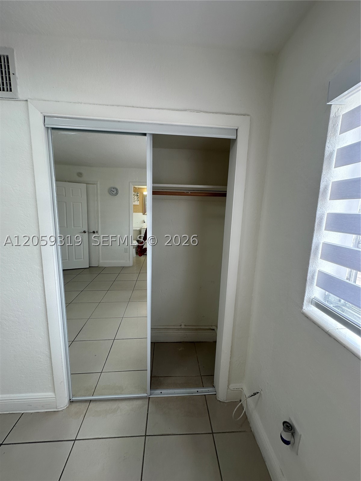 TROPICAL PARK CONDO - Residential