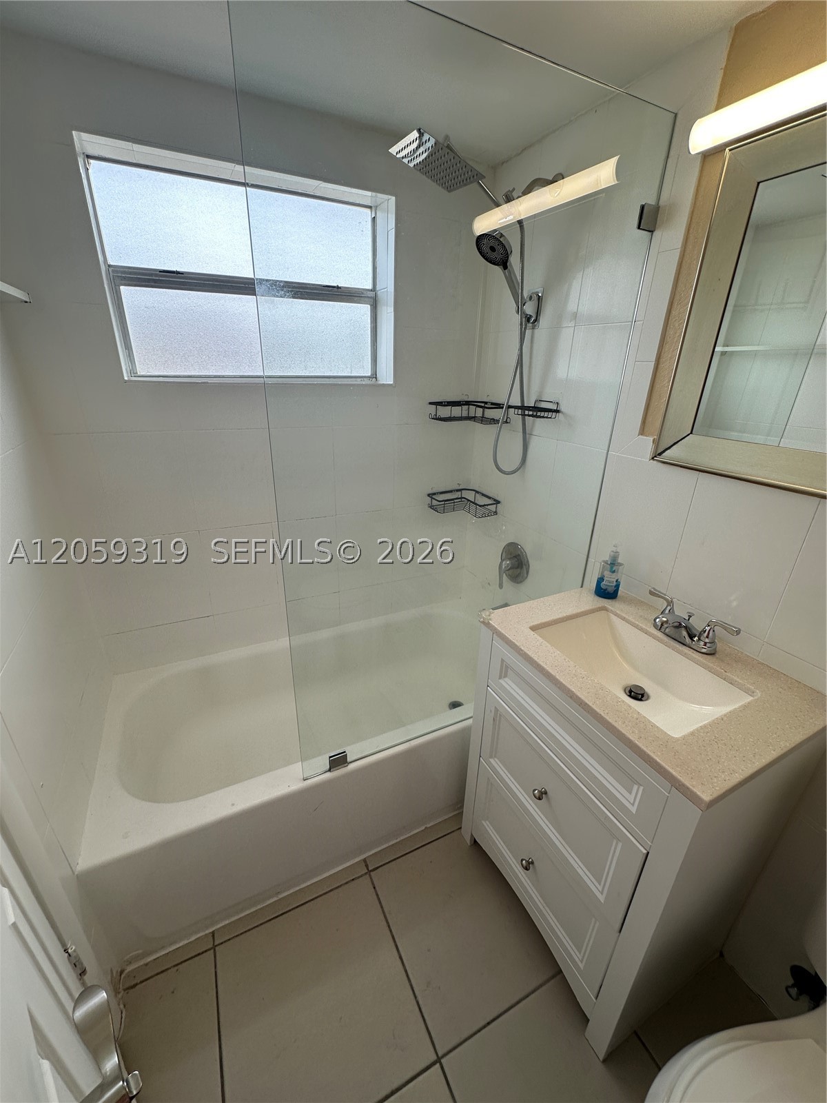 TROPICAL PARK CONDO - Residential