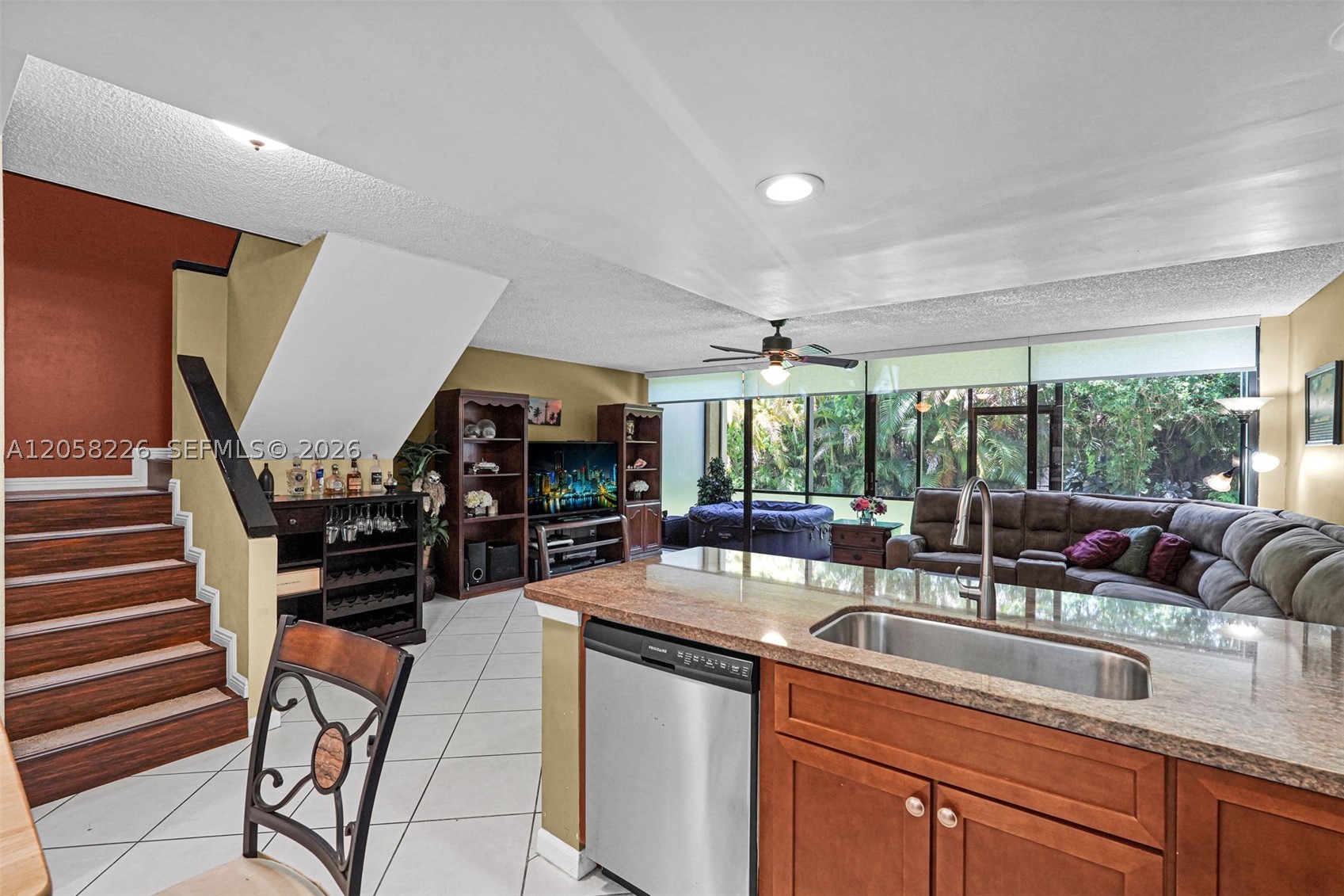 HARVEST SECTION FOUR COND - Residential