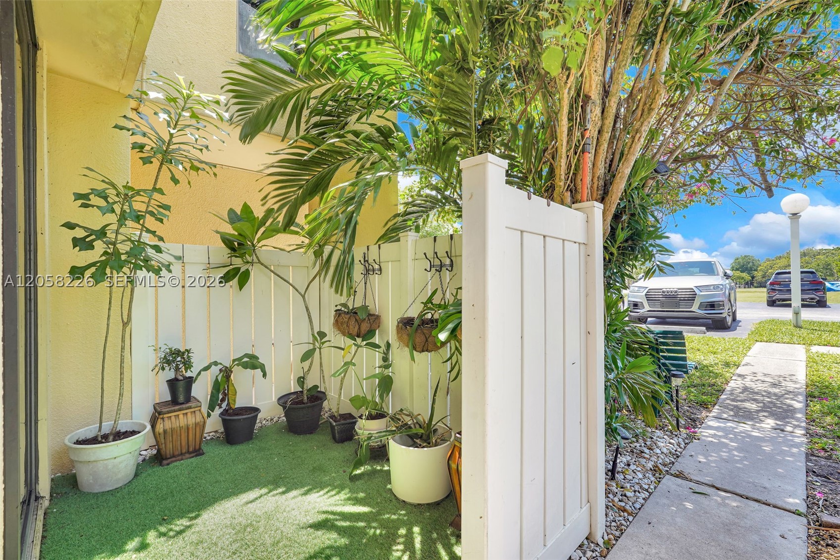 HARVEST SECTION FOUR COND - Residential