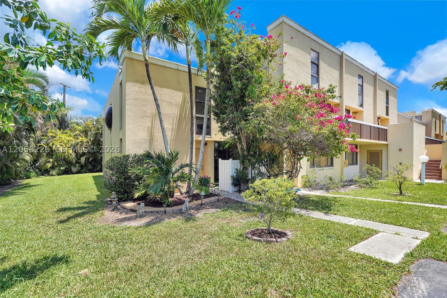 HARVEST SECTION FOUR COND - Residential
