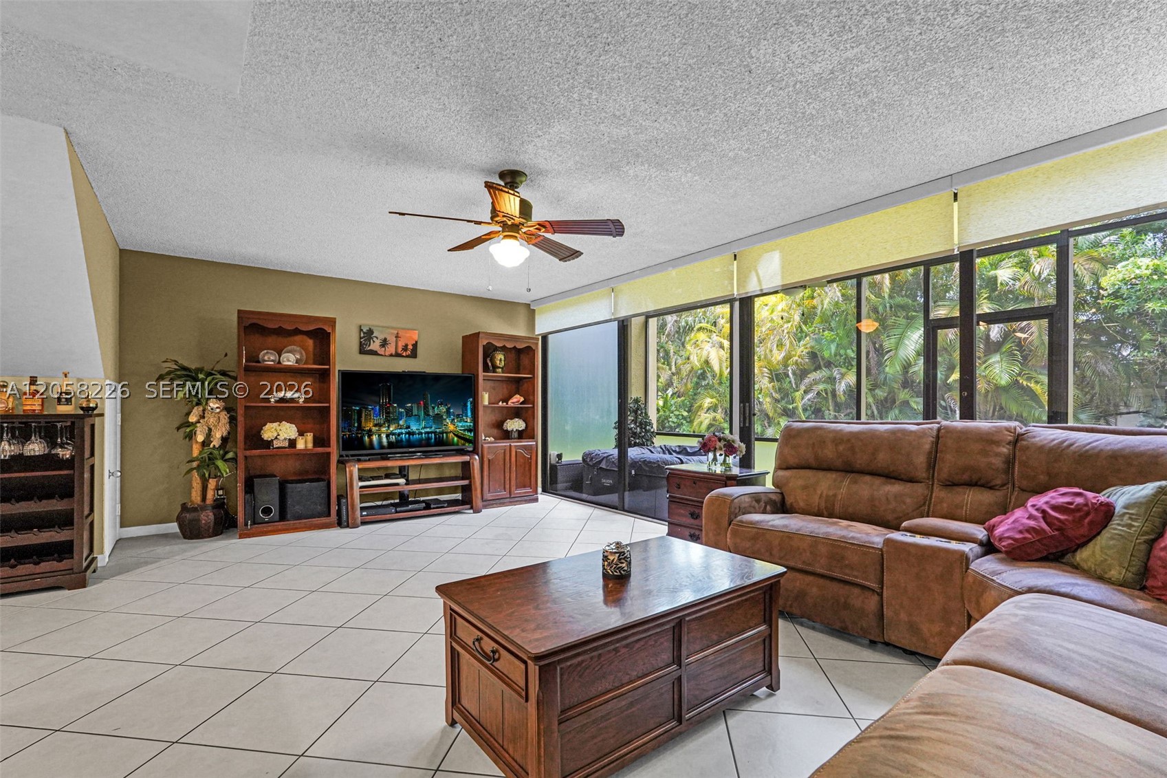 HARVEST SECTION FOUR COND - Residential