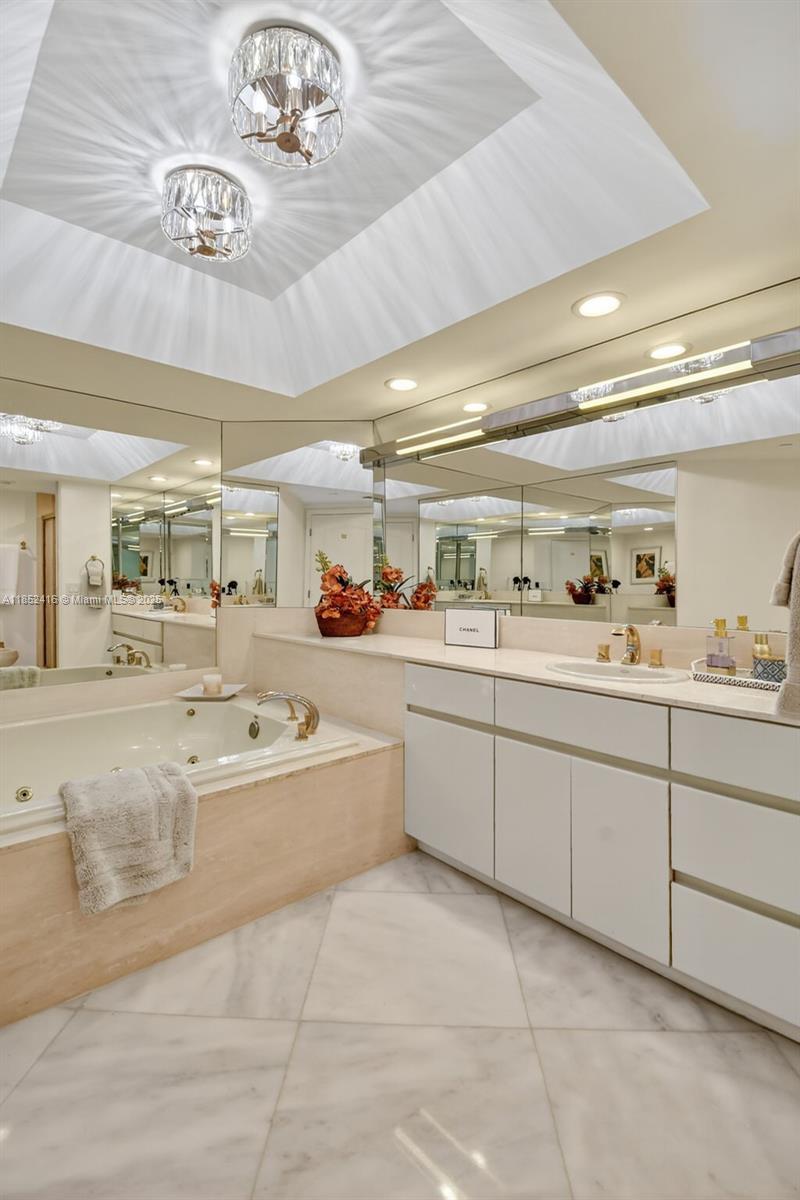 3000 ISL BLVD WILLIAMS IS - Residential