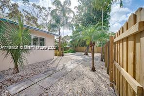 NORTH HOLLYWOOD - Residential Lease