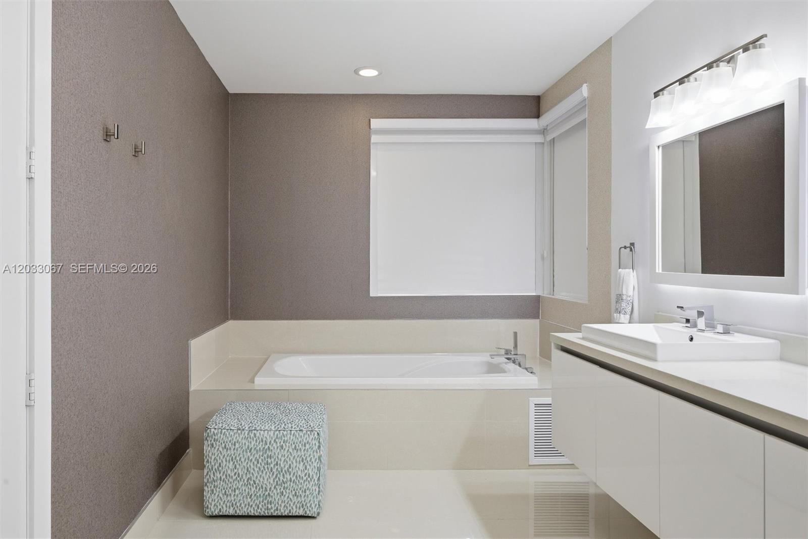 DORAL COMMONS RESIDENTIAL - Residential