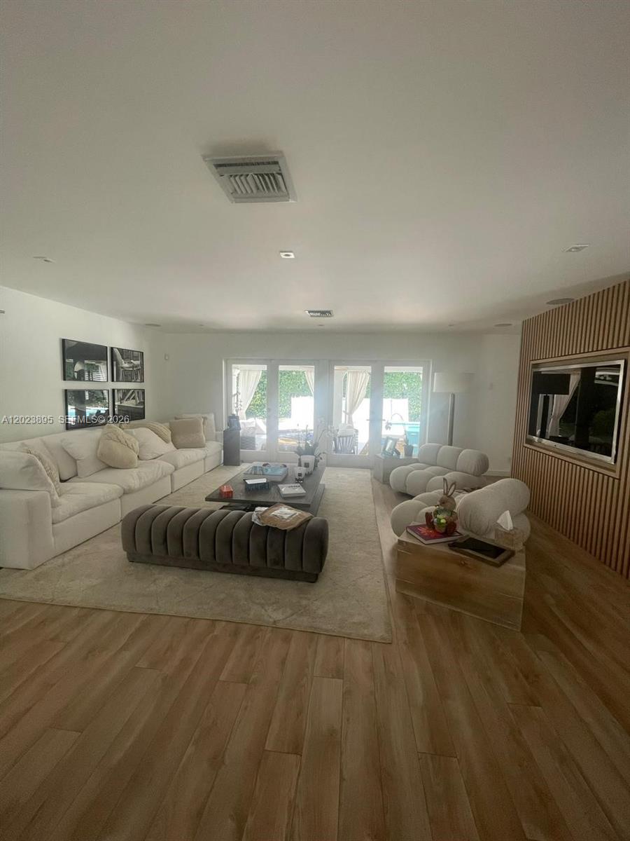 CAPE FLORIDA SUB SEC 1 - Residential Lease