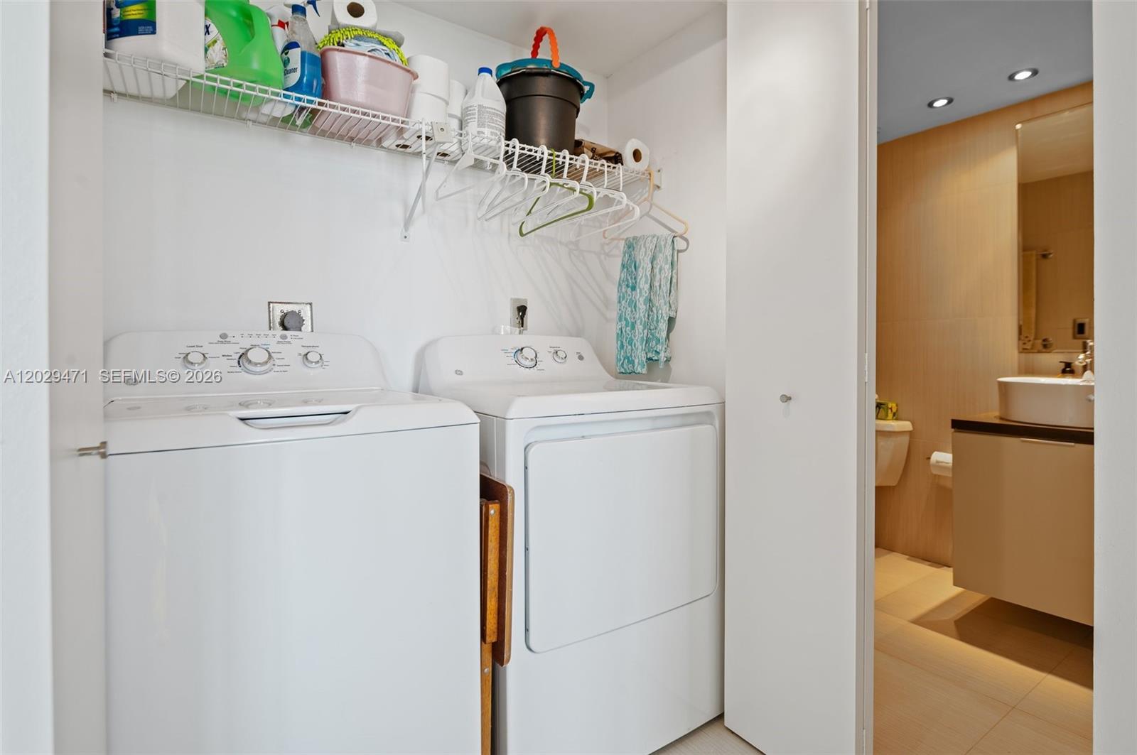 THE WAVES CONDO - Residential Lease