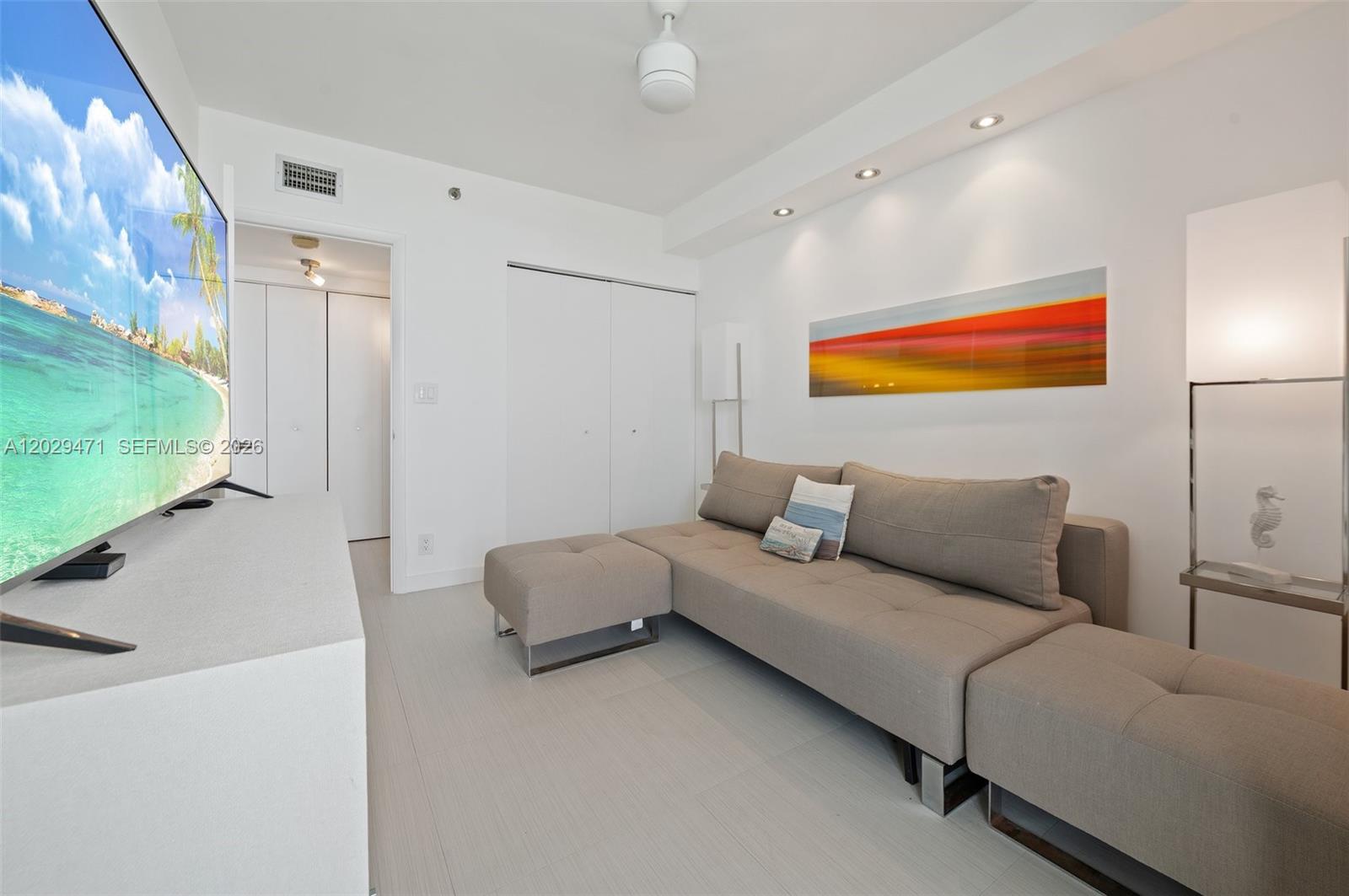 THE WAVES CONDO - Residential Lease