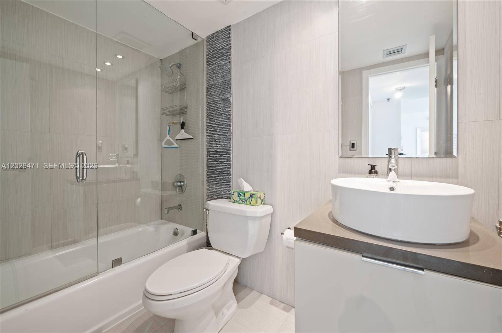 THE WAVES CONDO - Residential Lease
