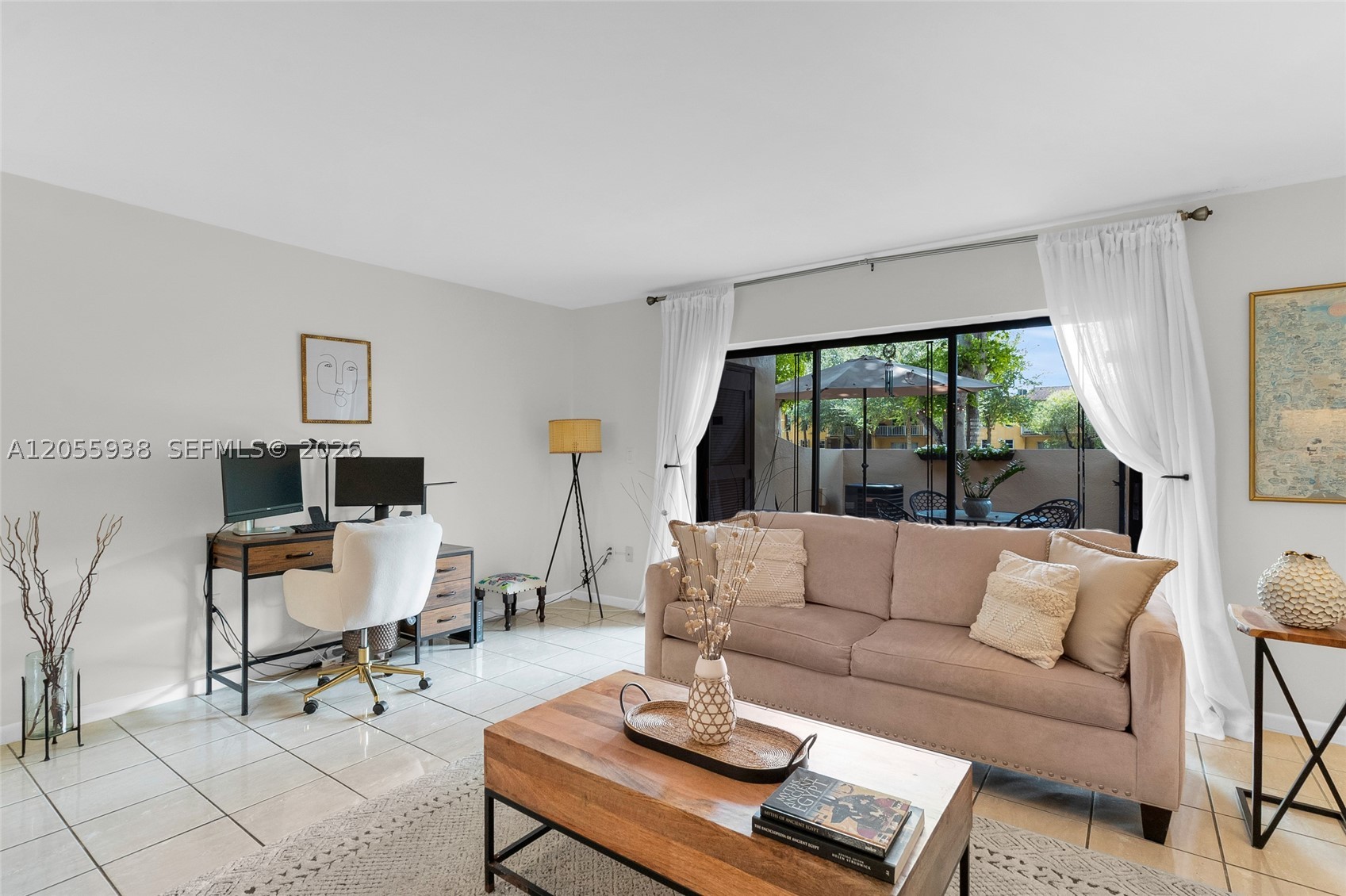 KENDALL LAKES EAST PATIO - Residential