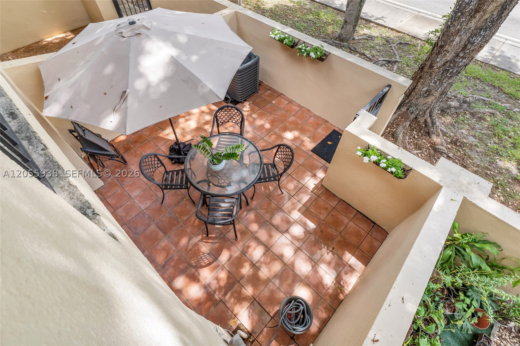 KENDALL LAKES EAST PATIO - Residential