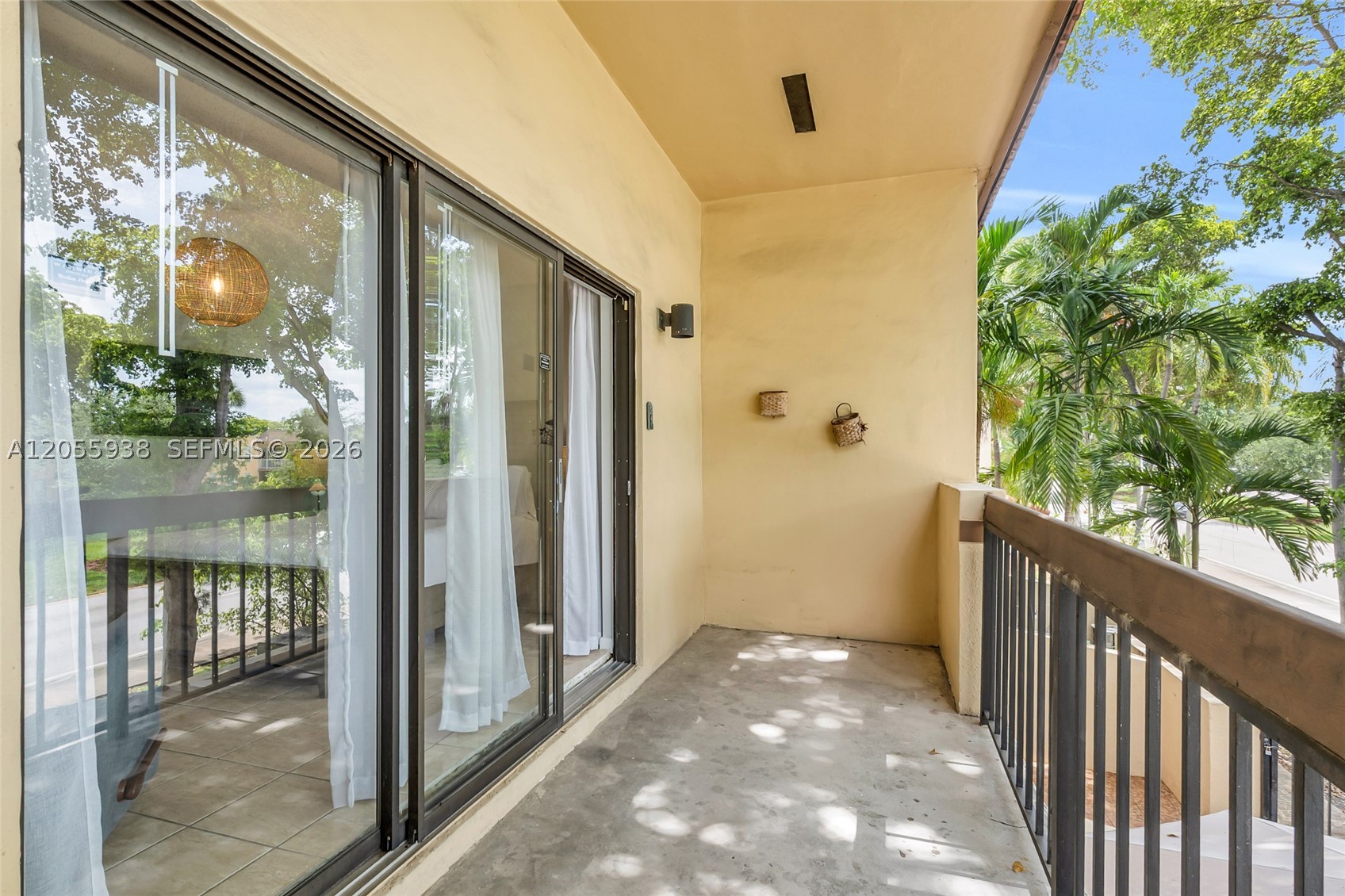 KENDALL LAKES EAST PATIO - Residential