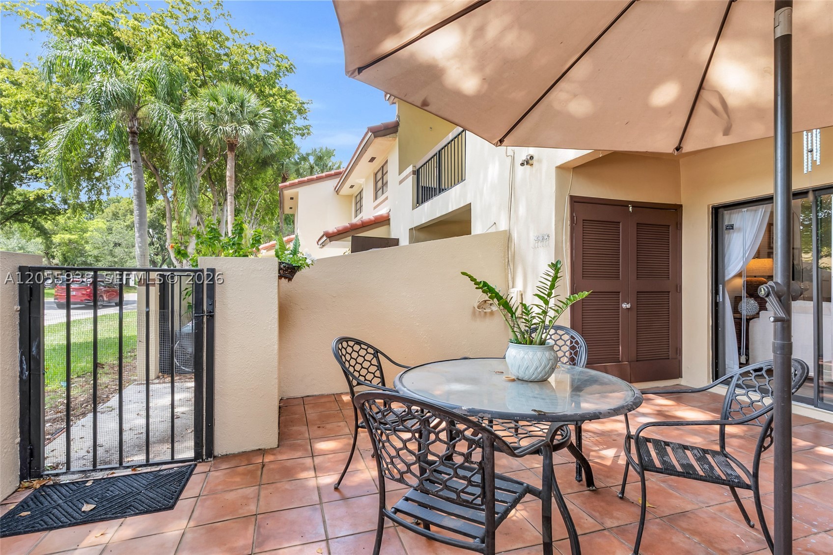 KENDALL LAKES EAST PATIO - Residential