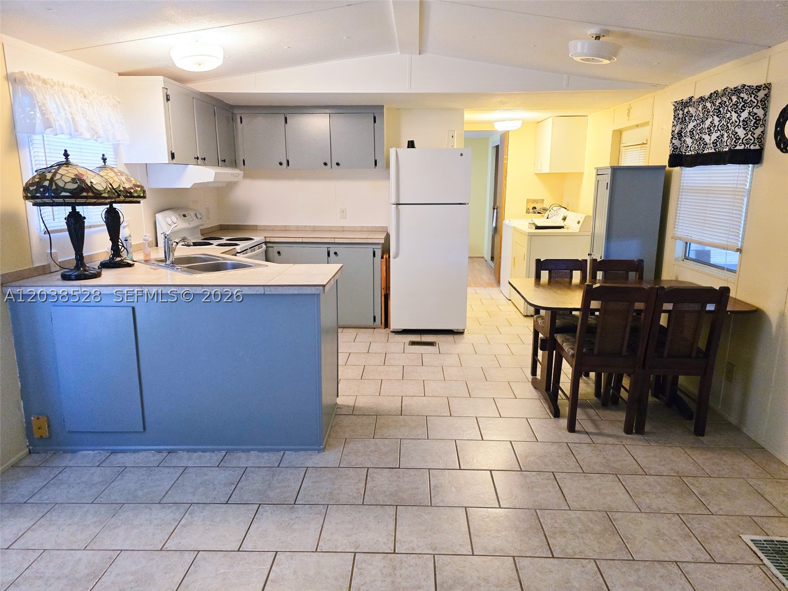 OASIS VILLAGE - Residential